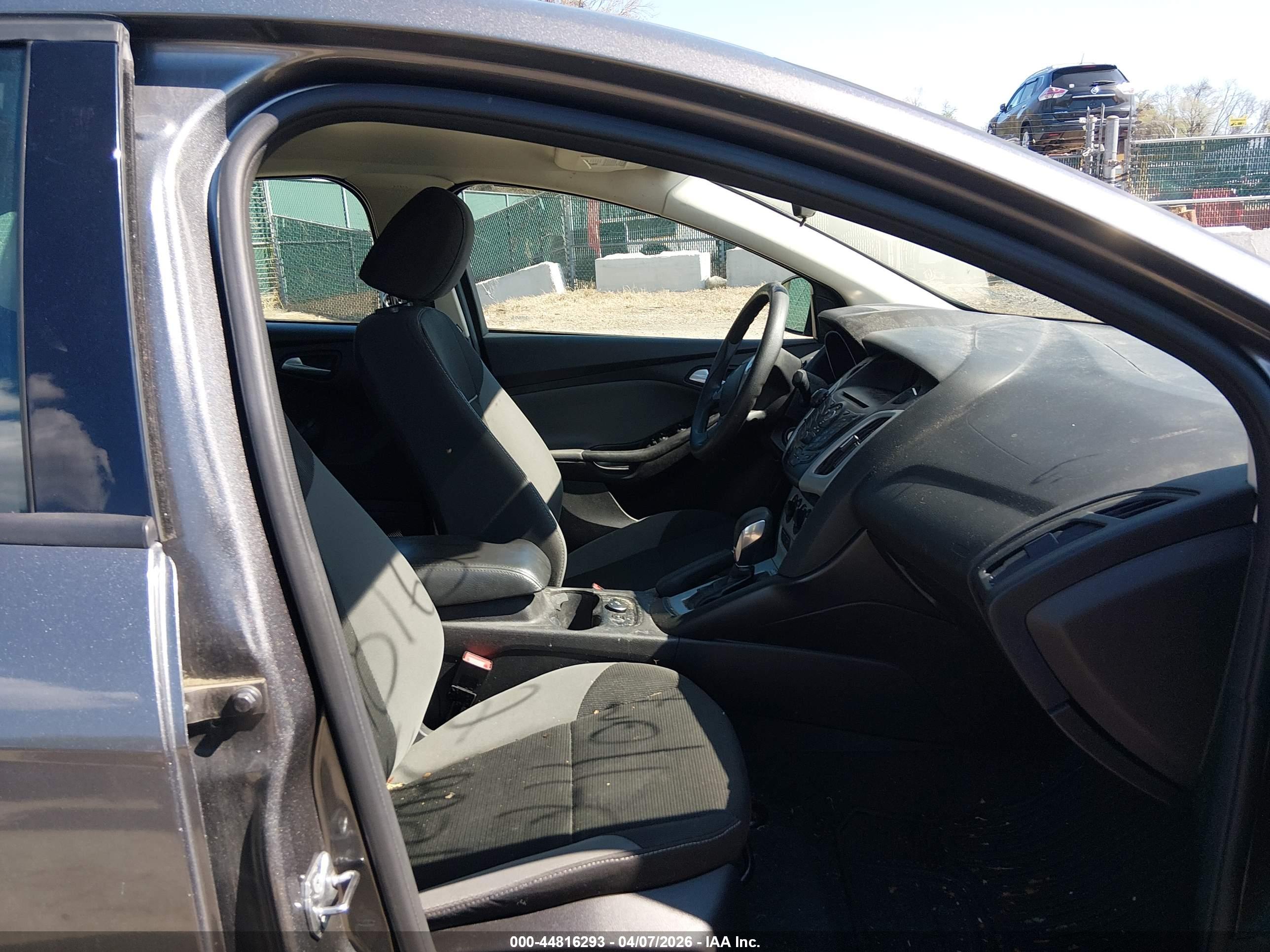 FORD FOCUS image 5