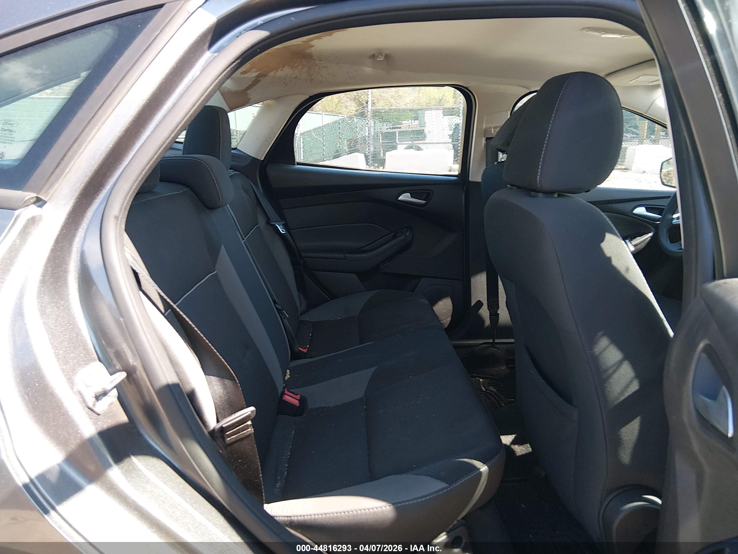 FORD FOCUS image 8