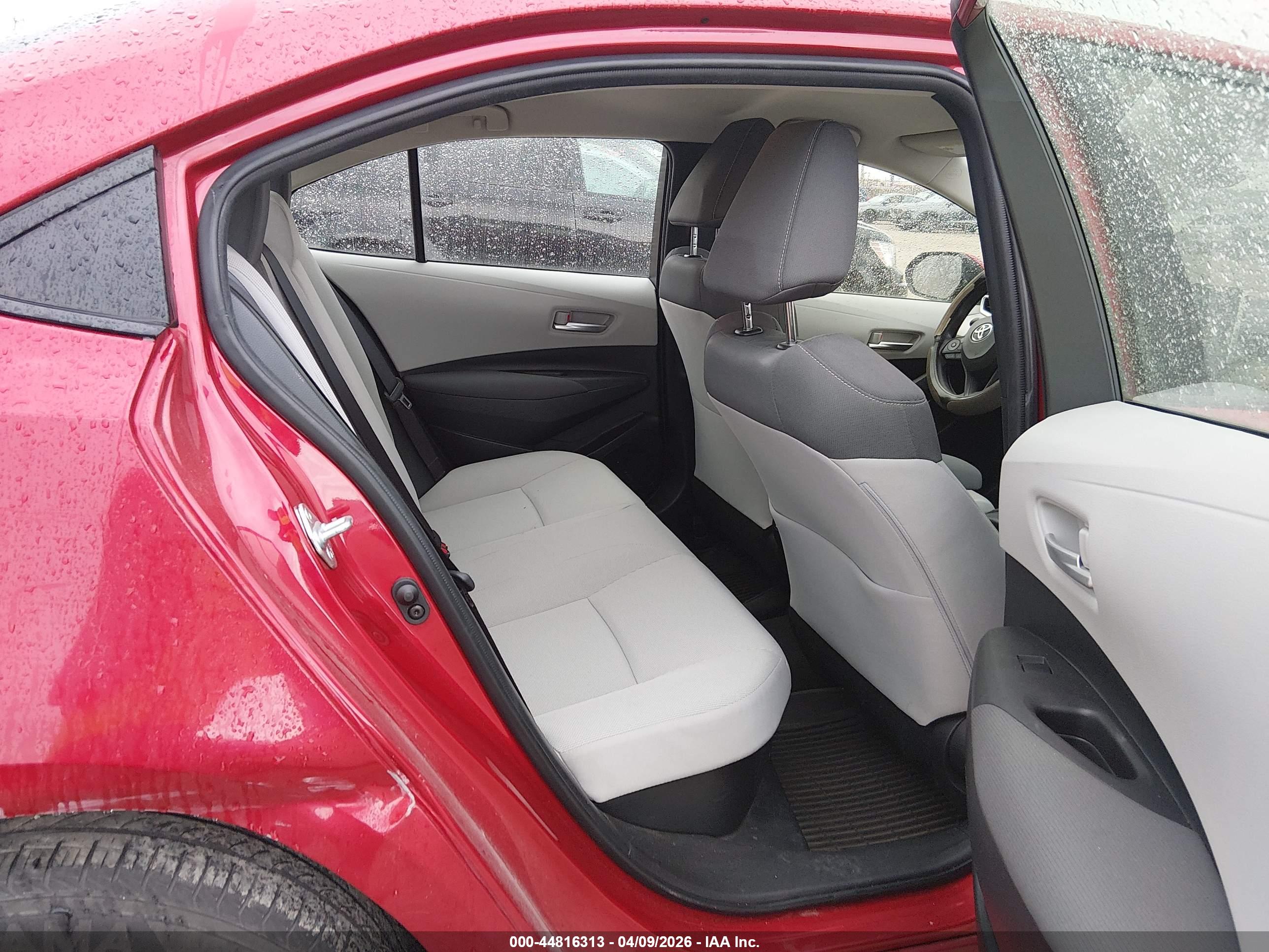 TOYOTA COROLLA image 8