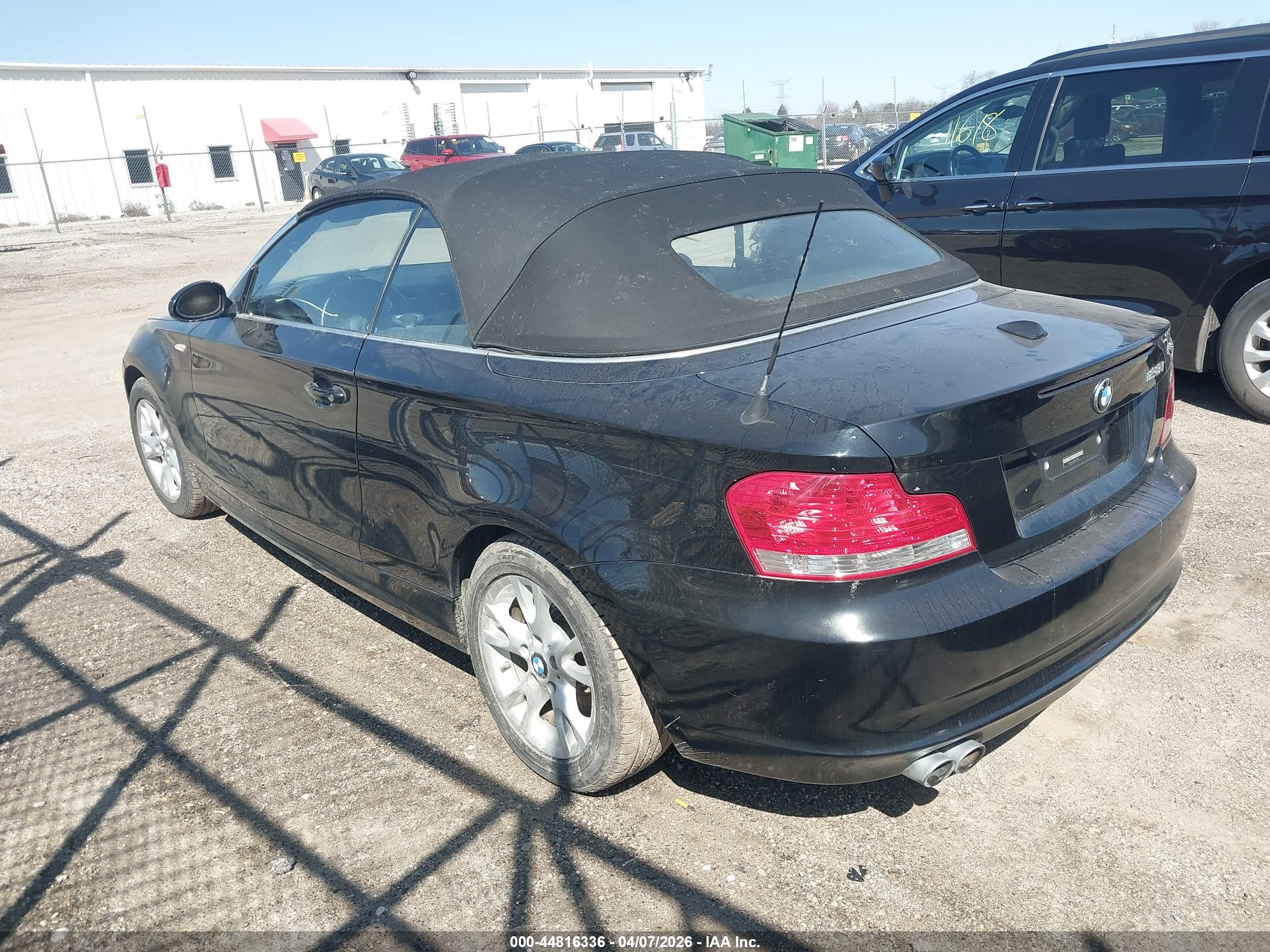 BMW 128I image 3