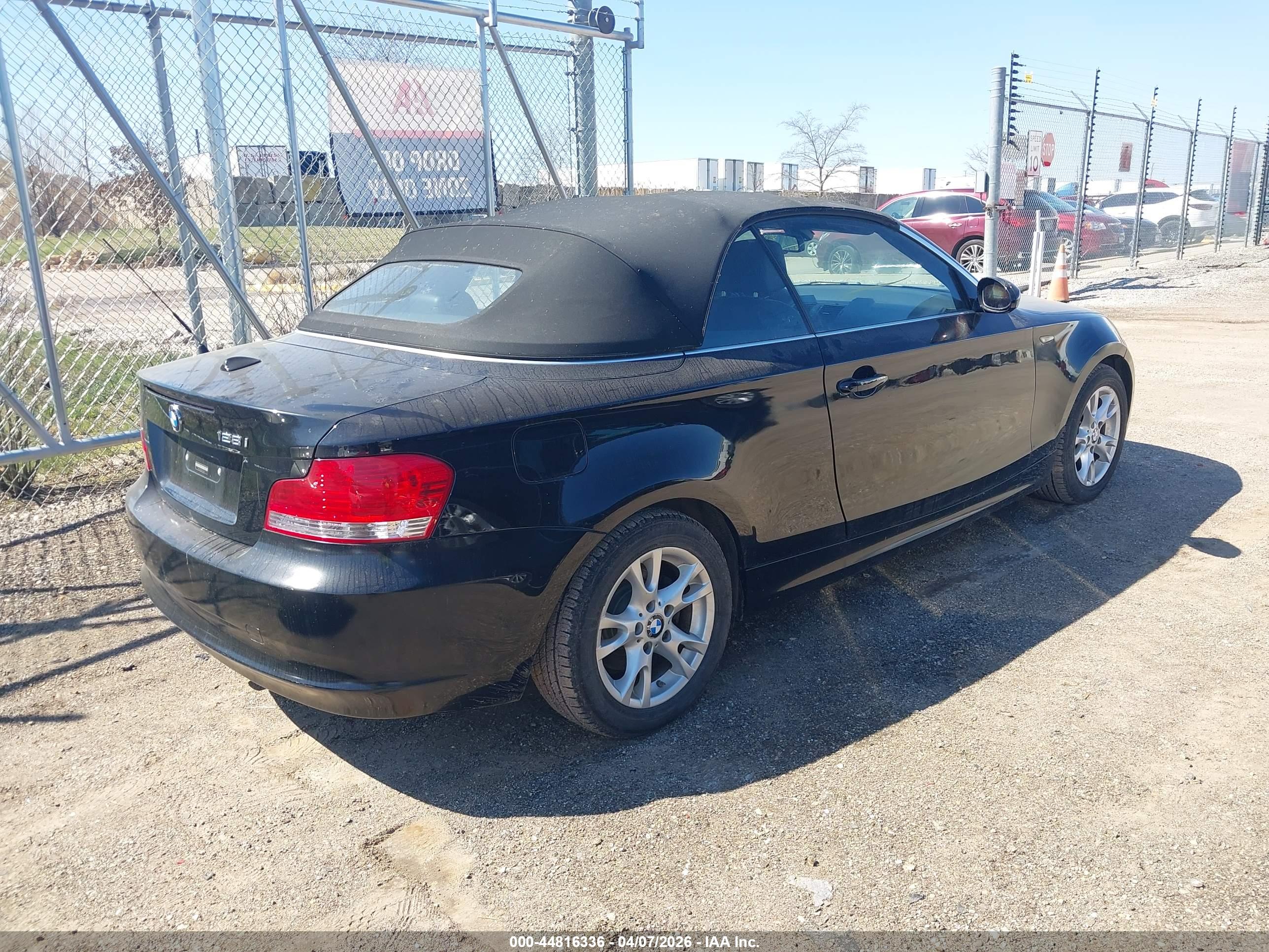BMW 128I image 4