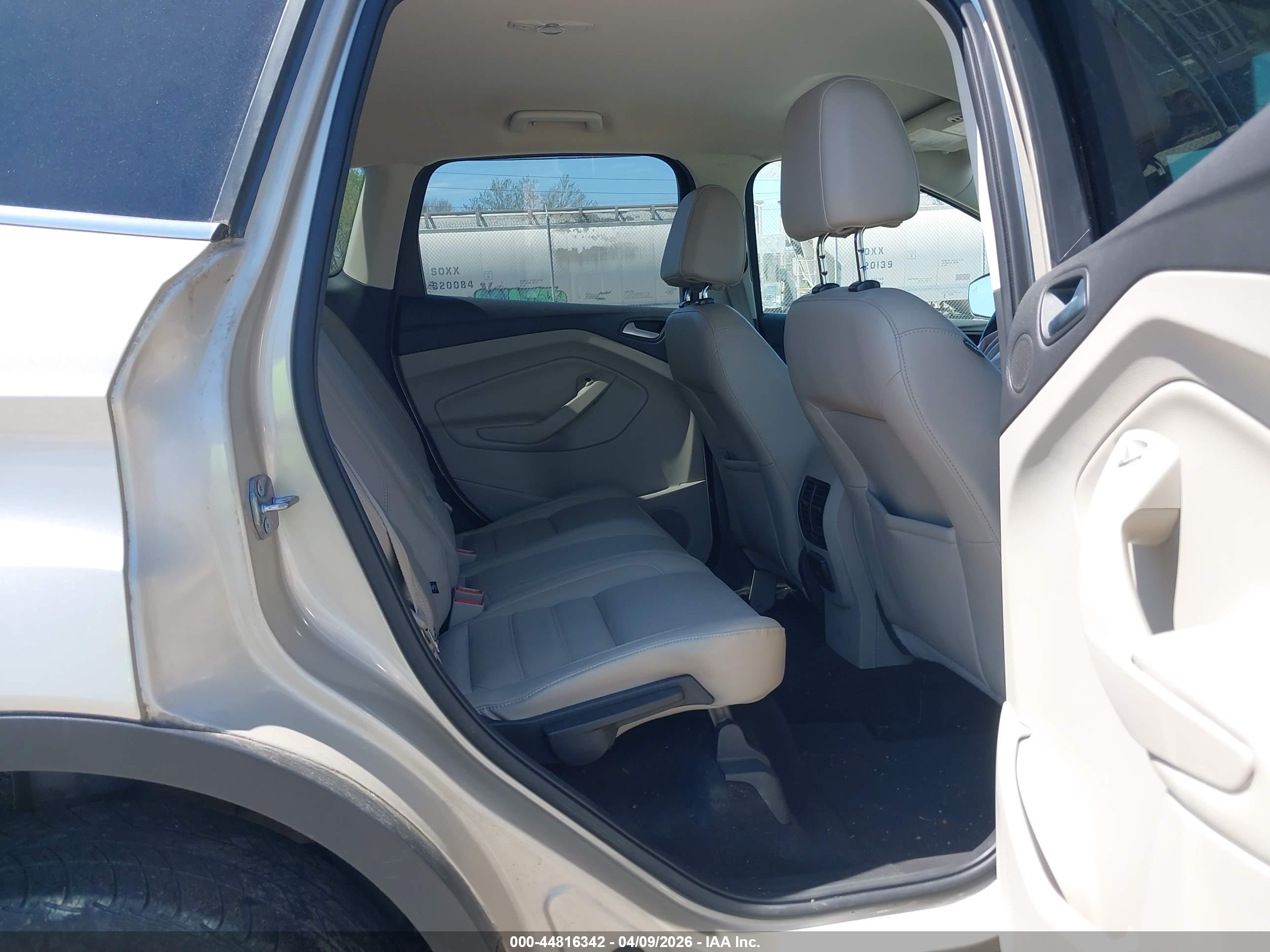 FORD ESCAPE image 8