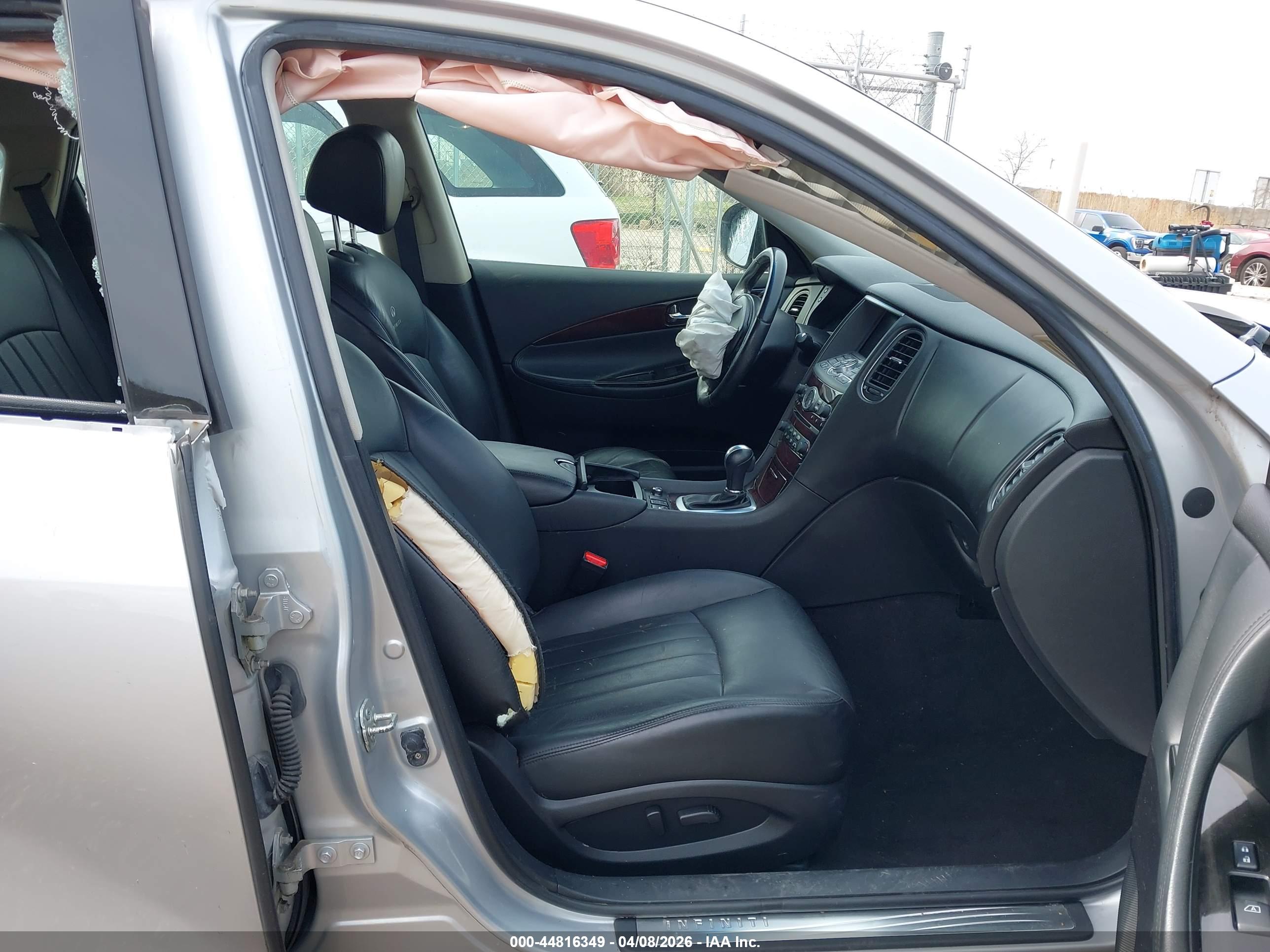 INFINITI EX35 image 5