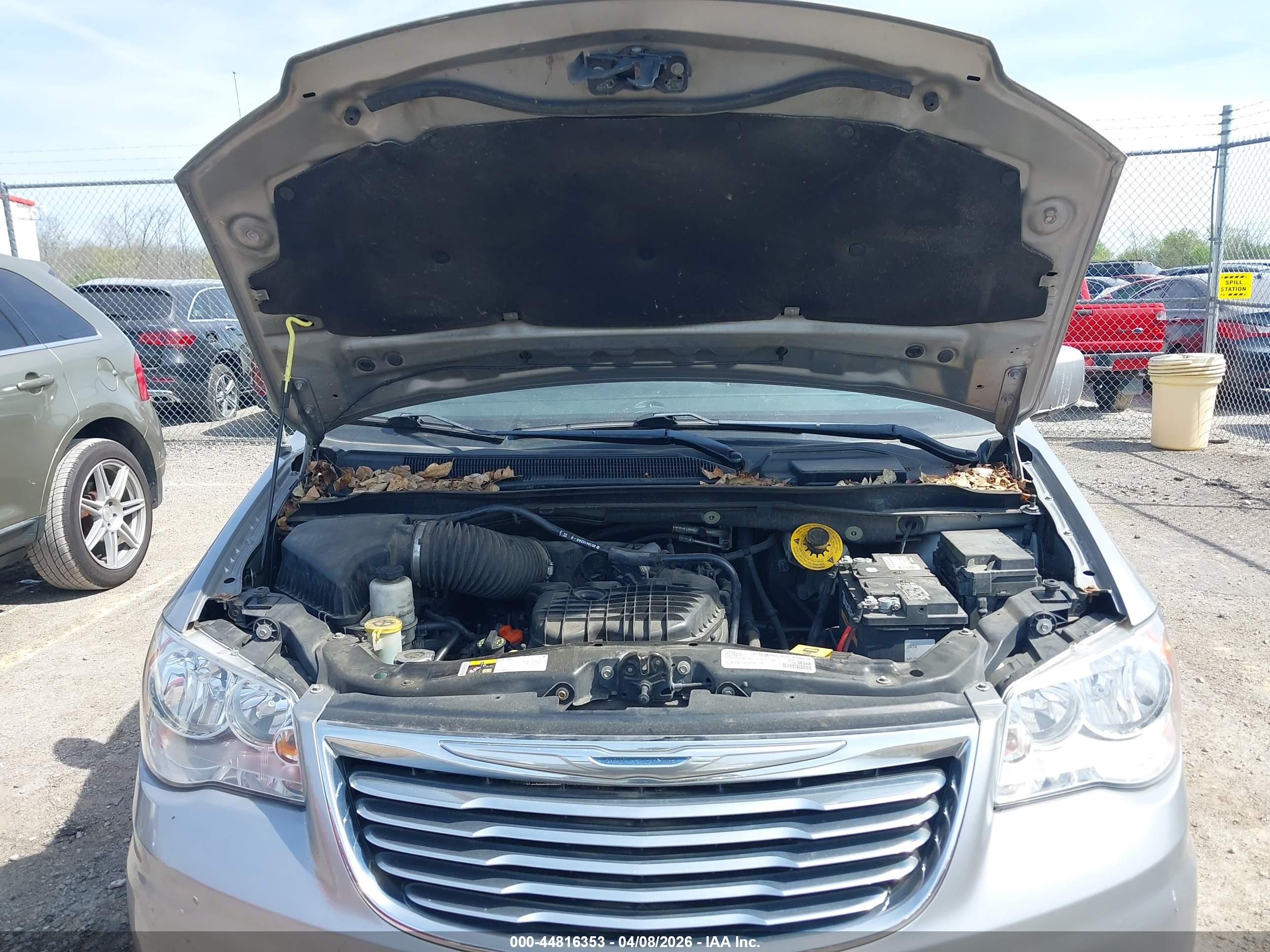 CHRYSLER TOWN image 10