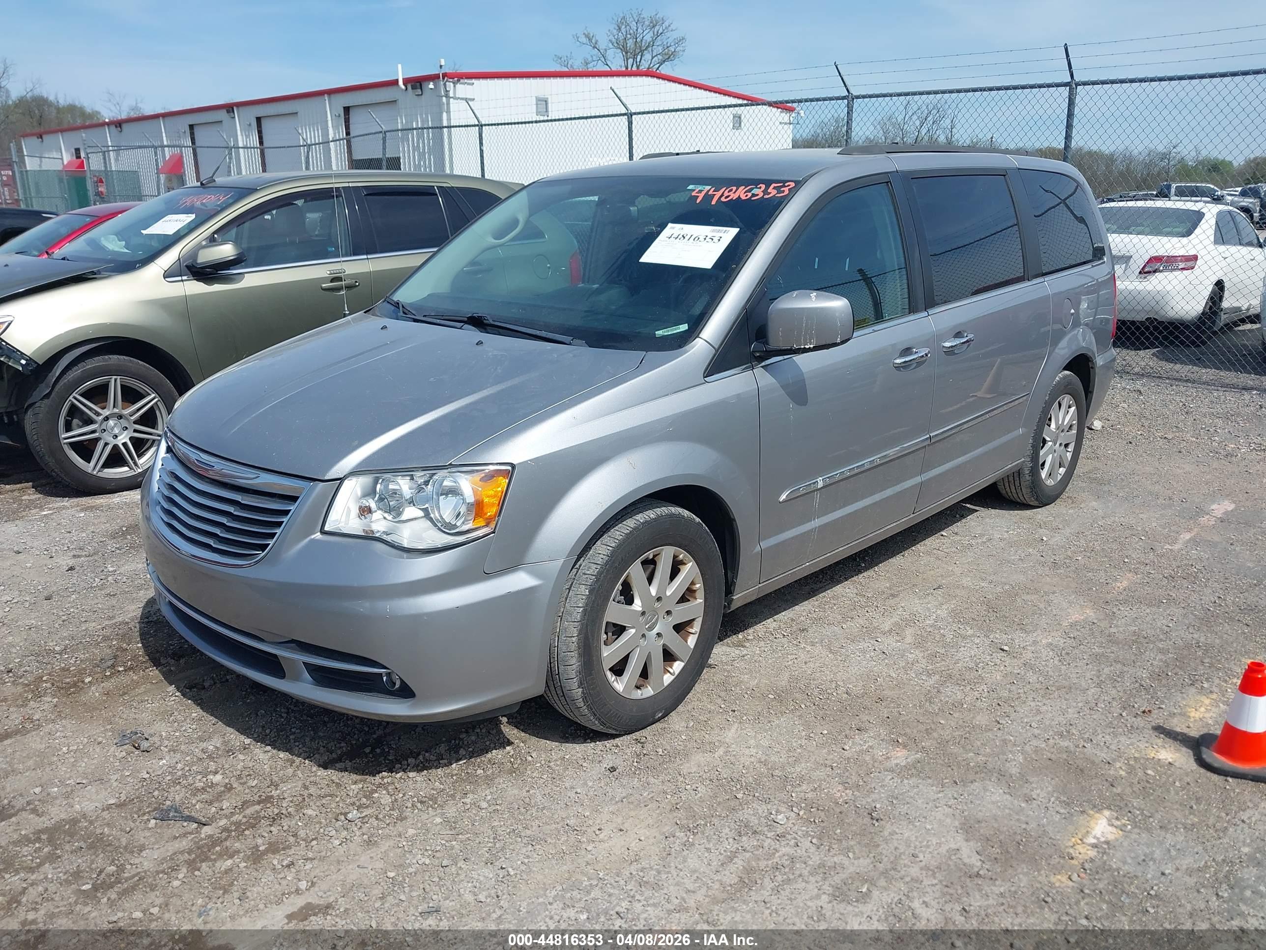 CHRYSLER TOWN image 2