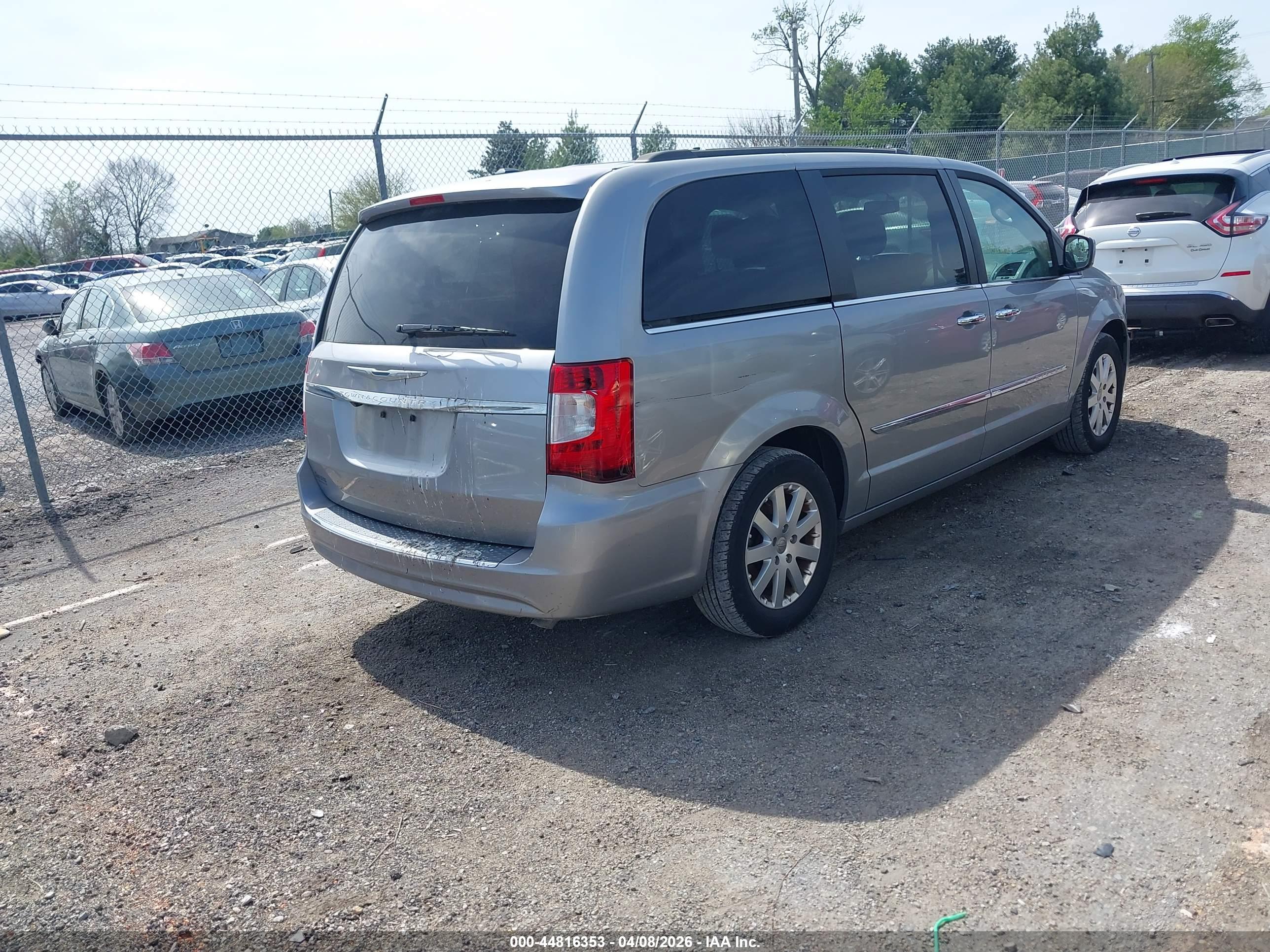 CHRYSLER TOWN image 4