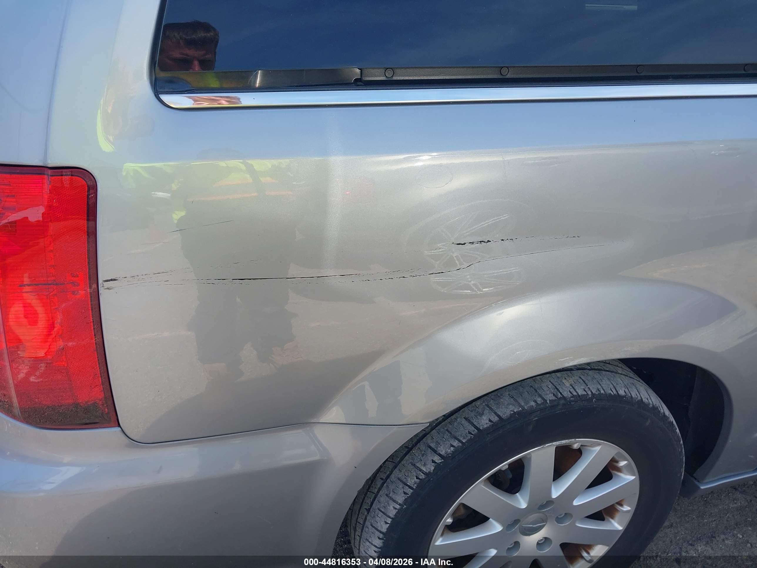 CHRYSLER TOWN image 6