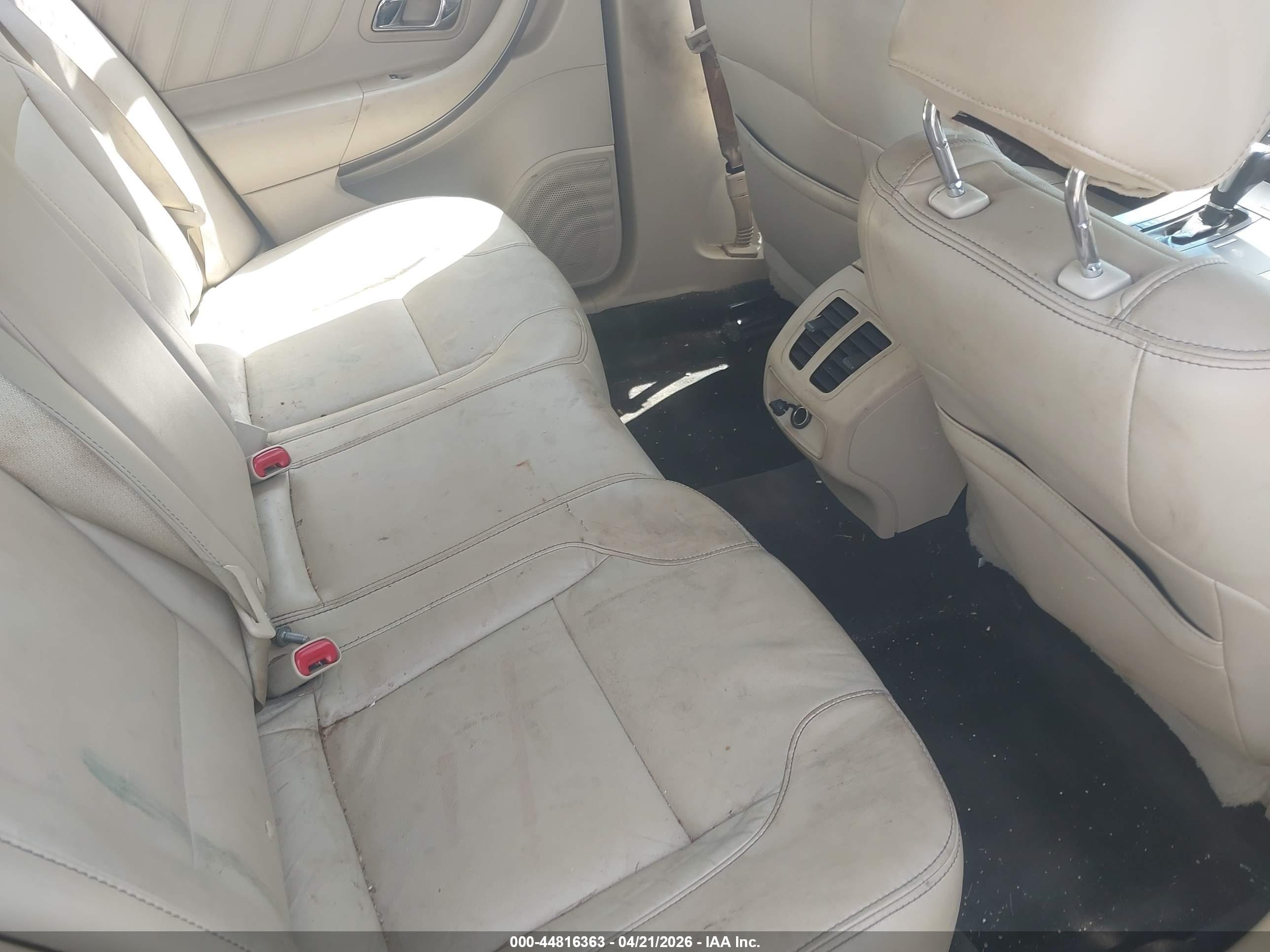 FORD TAURUS image 8