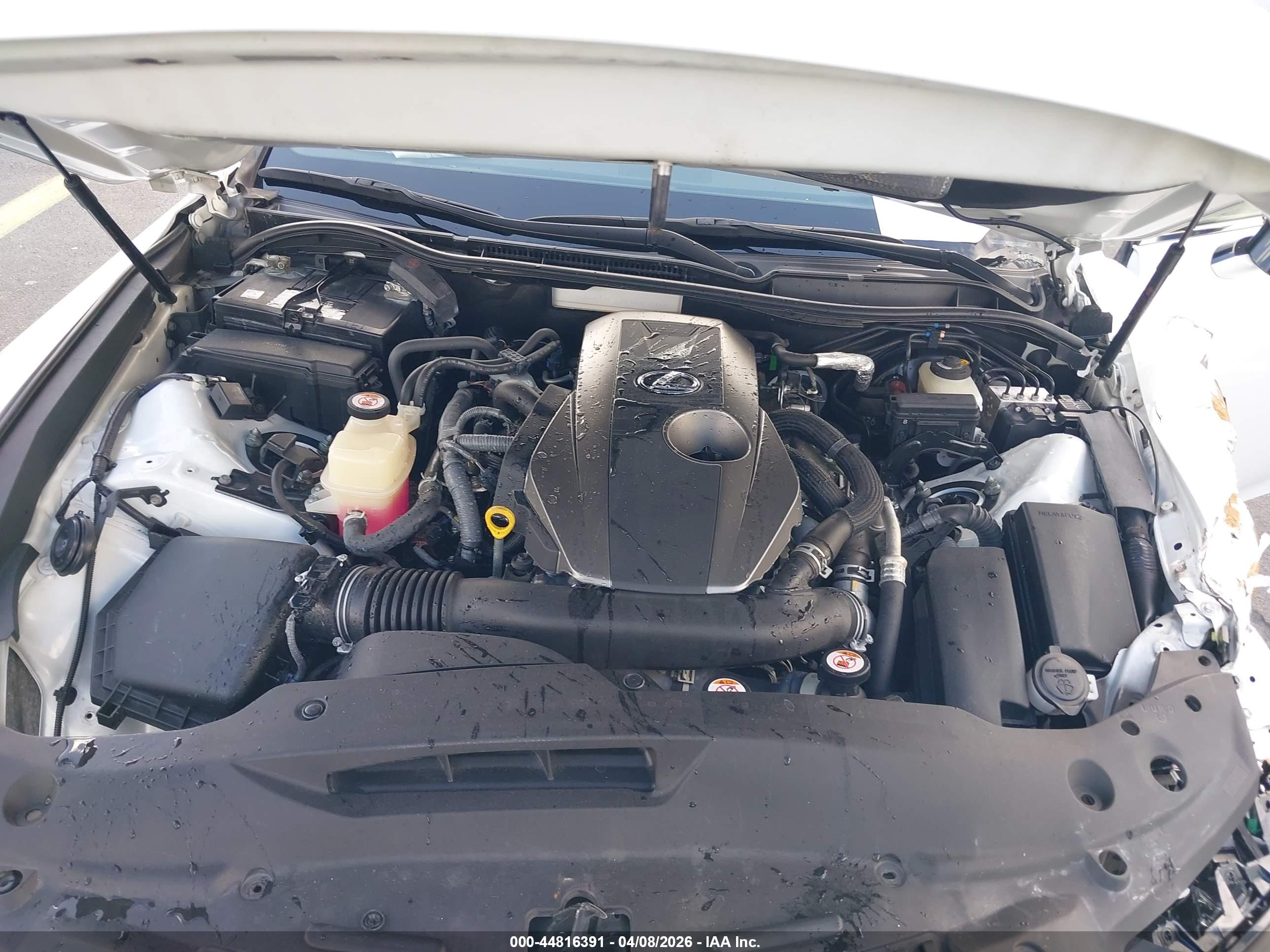LEXUS IS image 10