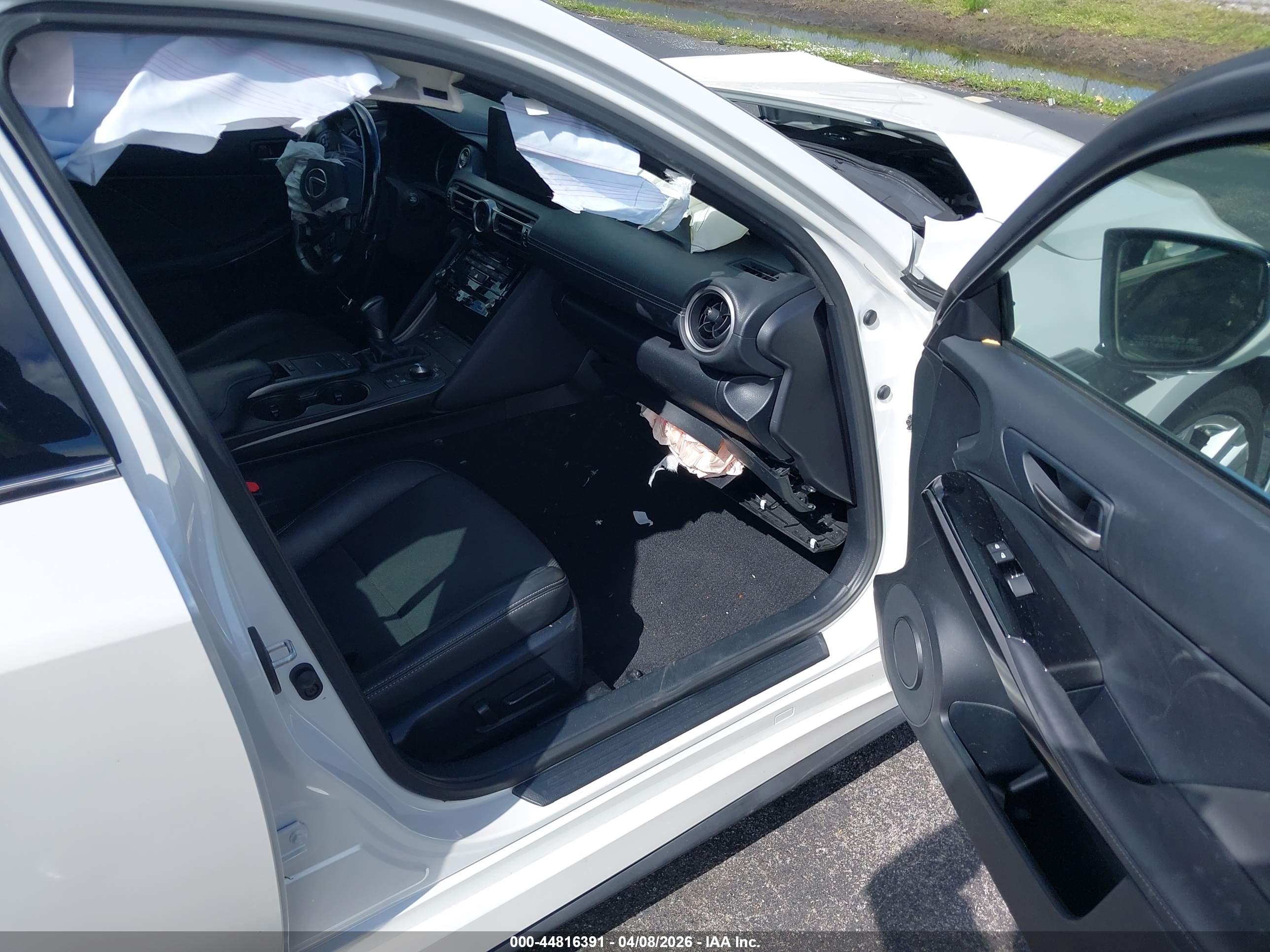 LEXUS IS image 5