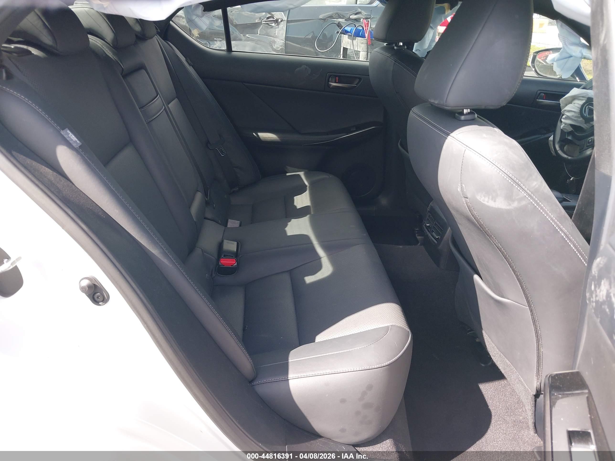LEXUS IS image 8