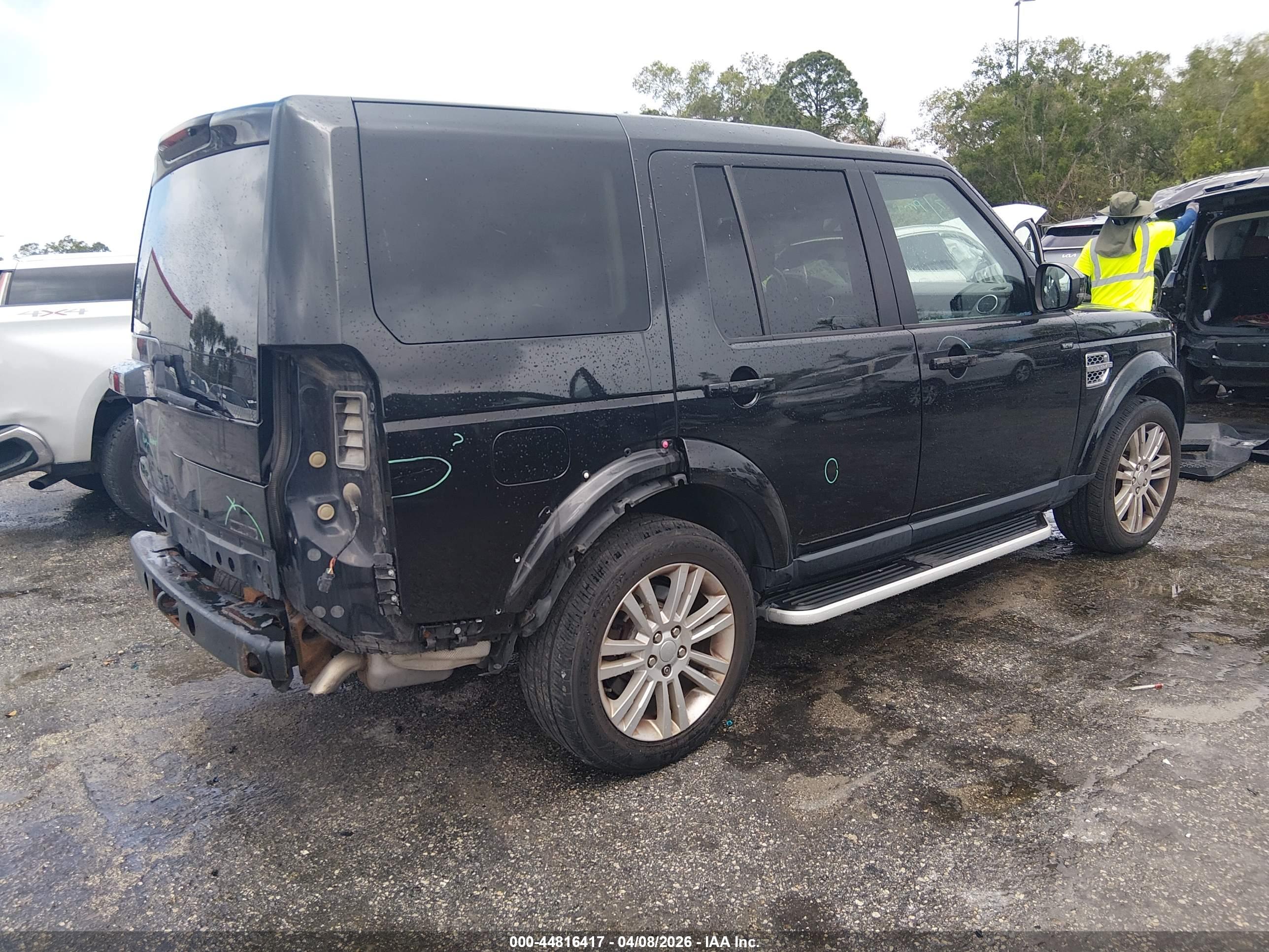 LAND ROVER image 4