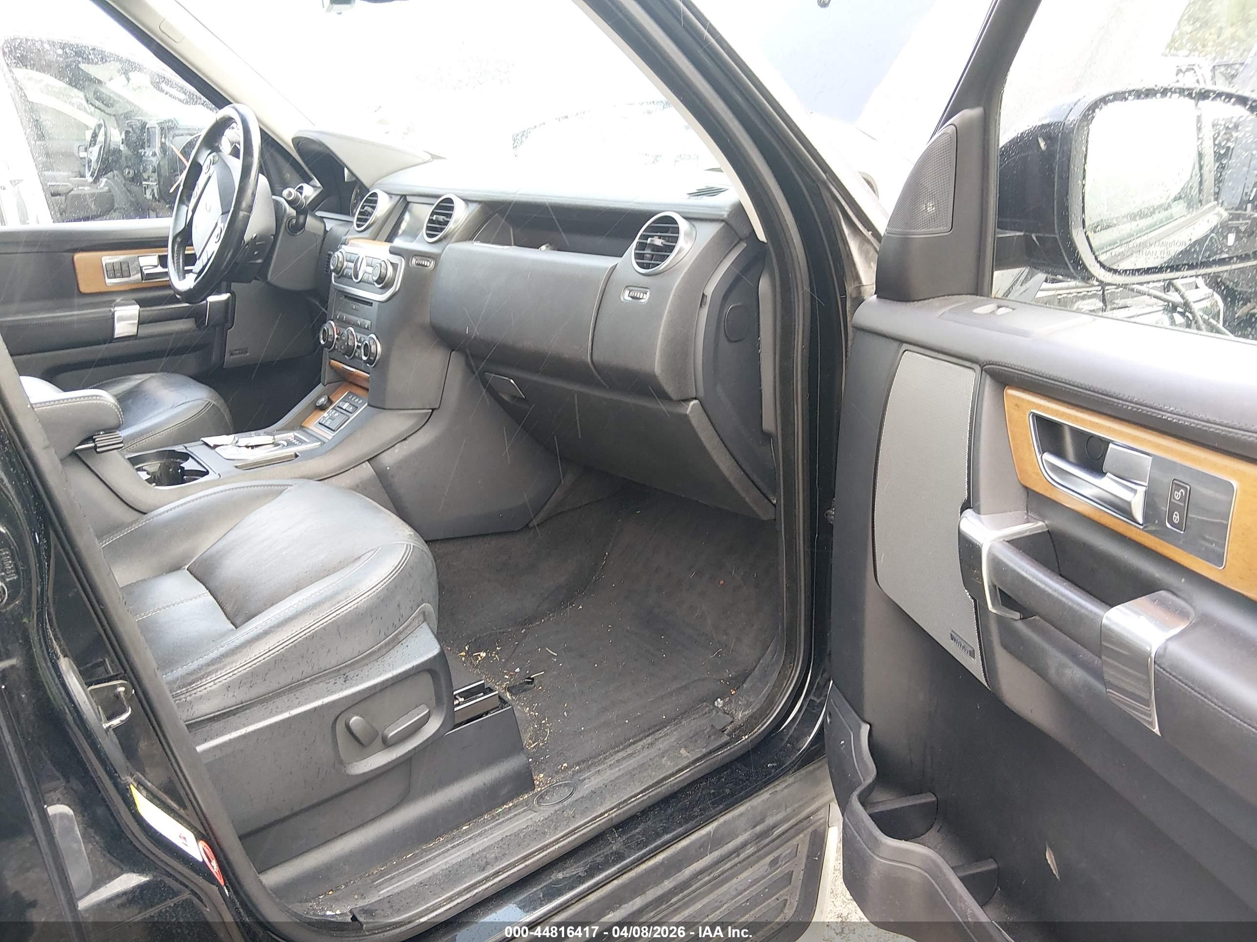 LAND ROVER image 5