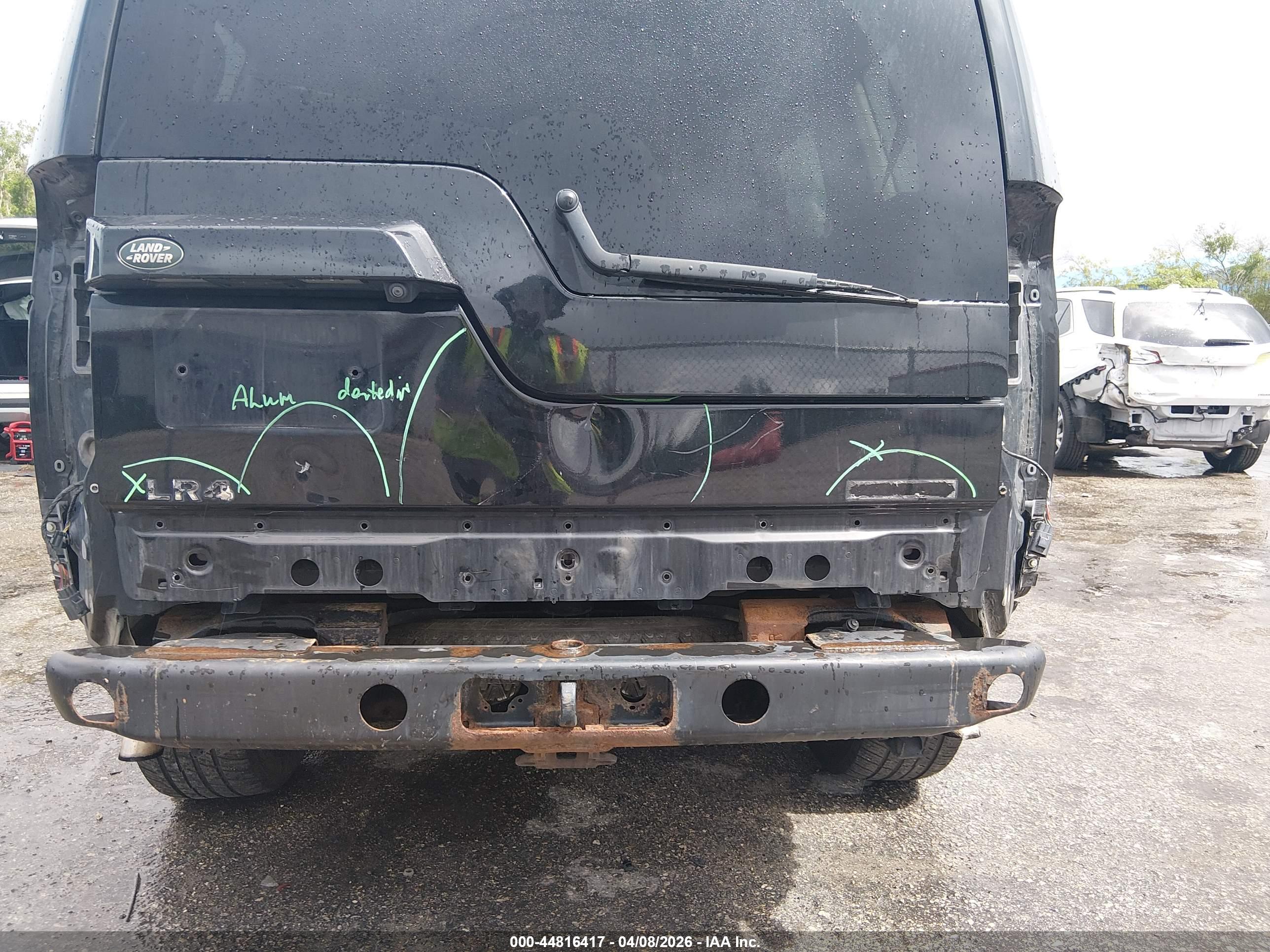 LAND ROVER image 6