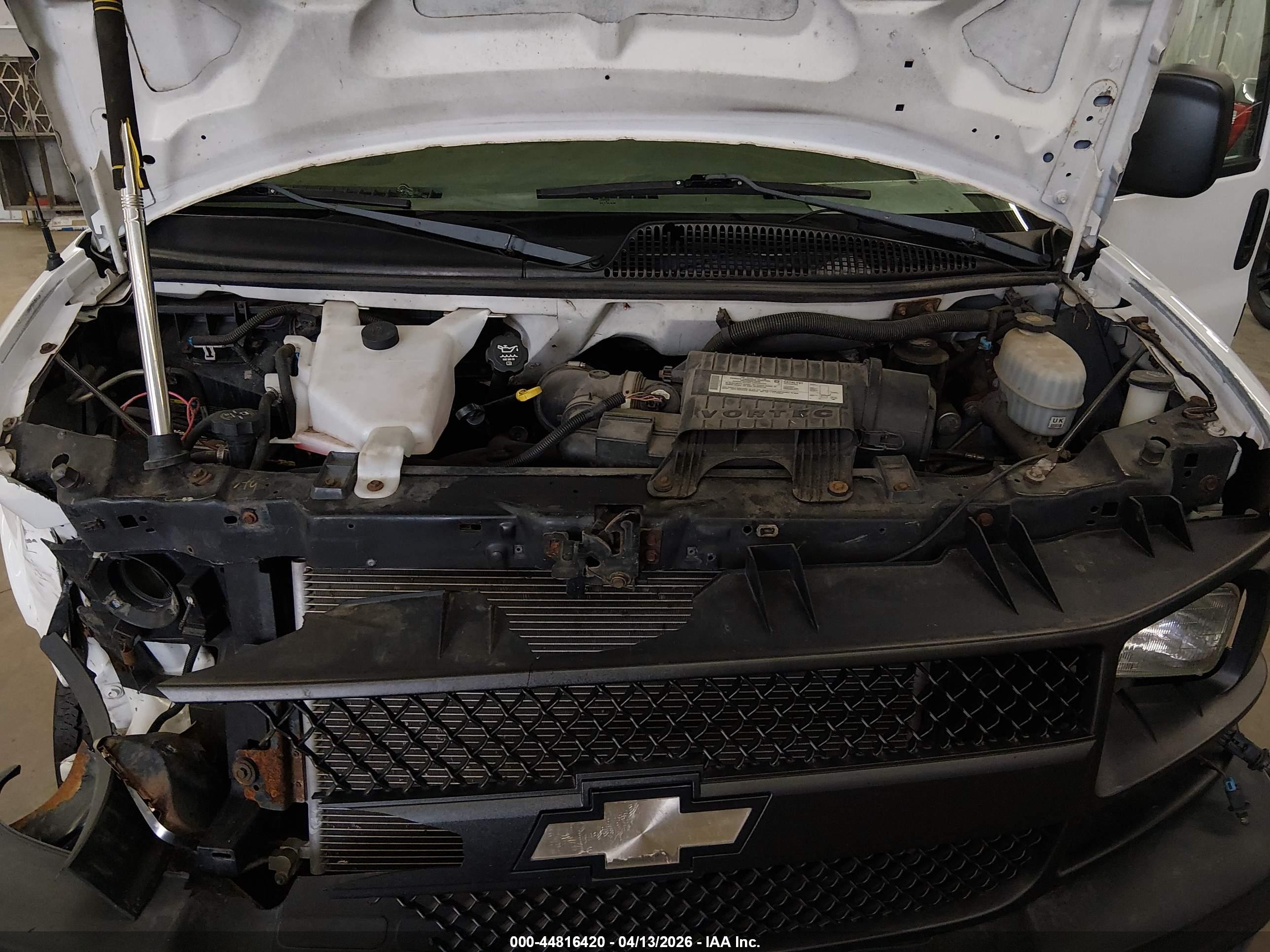 CHEVROLET EXPRESS image 10