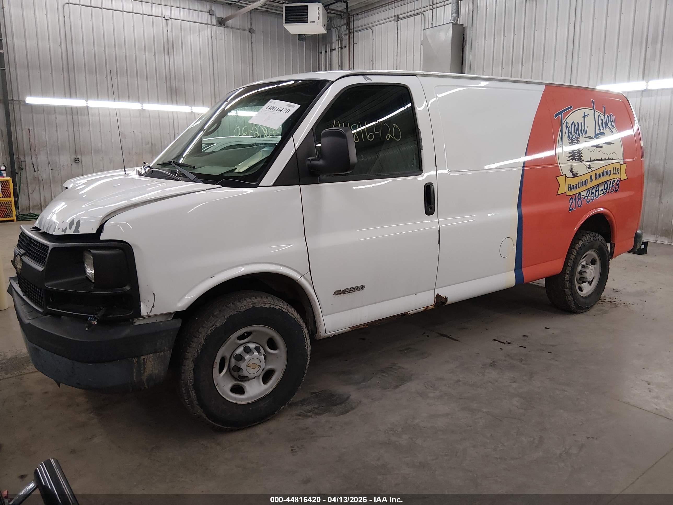 CHEVROLET EXPRESS image 2