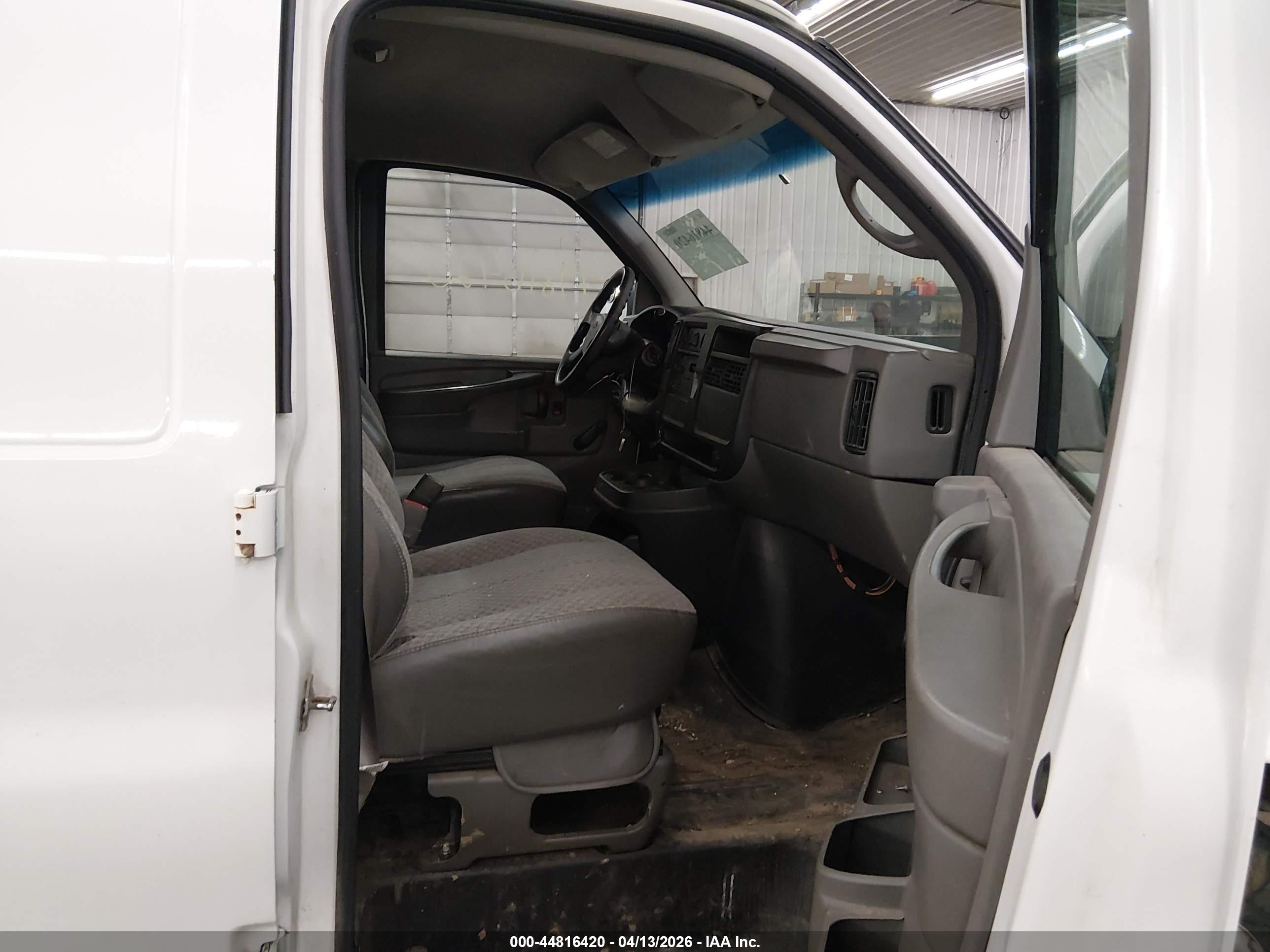 CHEVROLET EXPRESS image 5