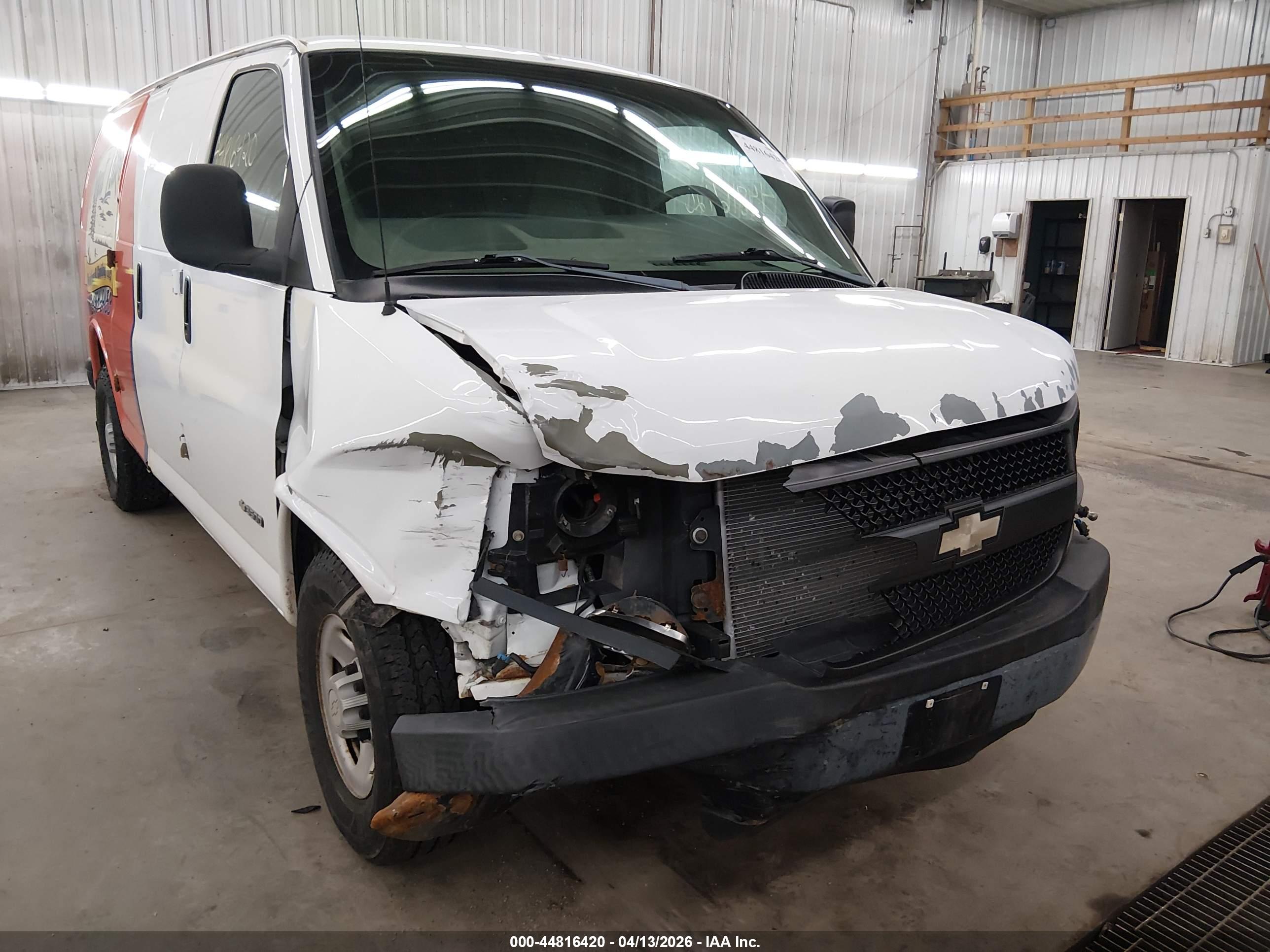 CHEVROLET EXPRESS image 6
