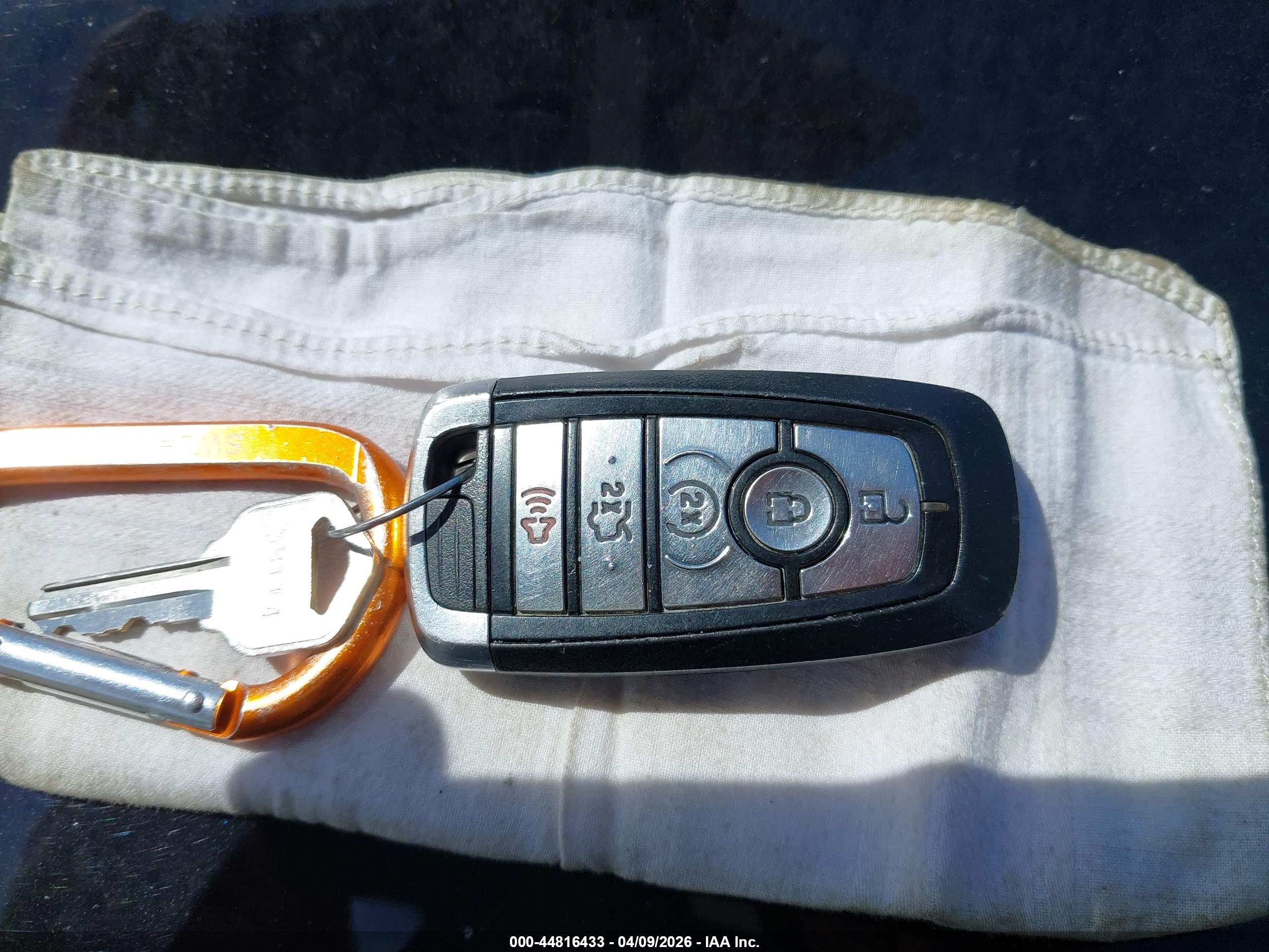 FORD FUSION image 11