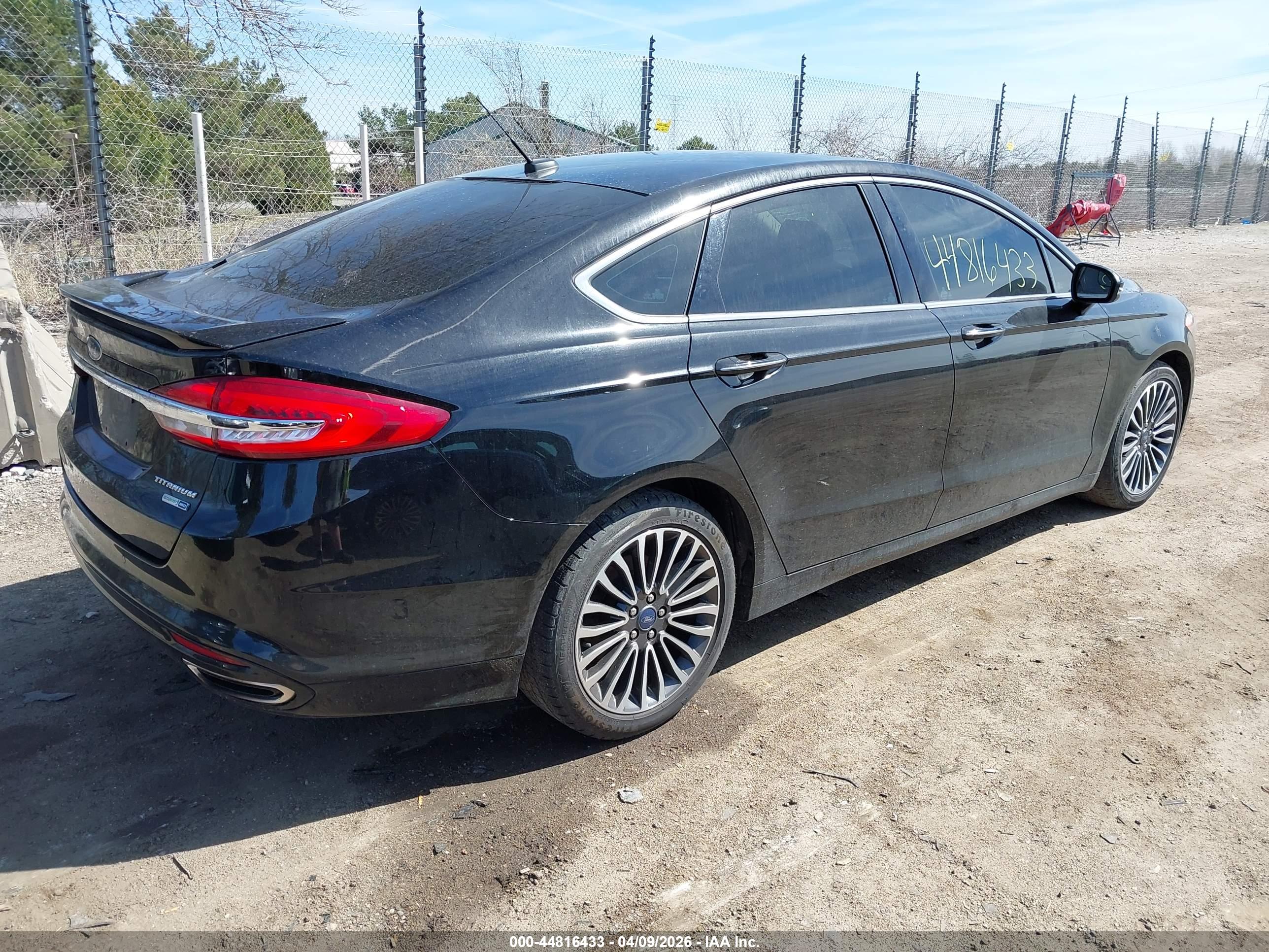 FORD FUSION image 4