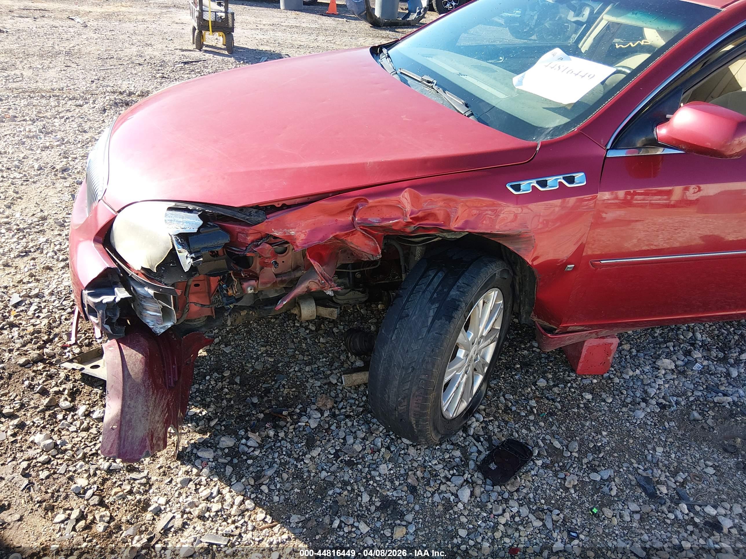 BUICK LUCERNE image 6