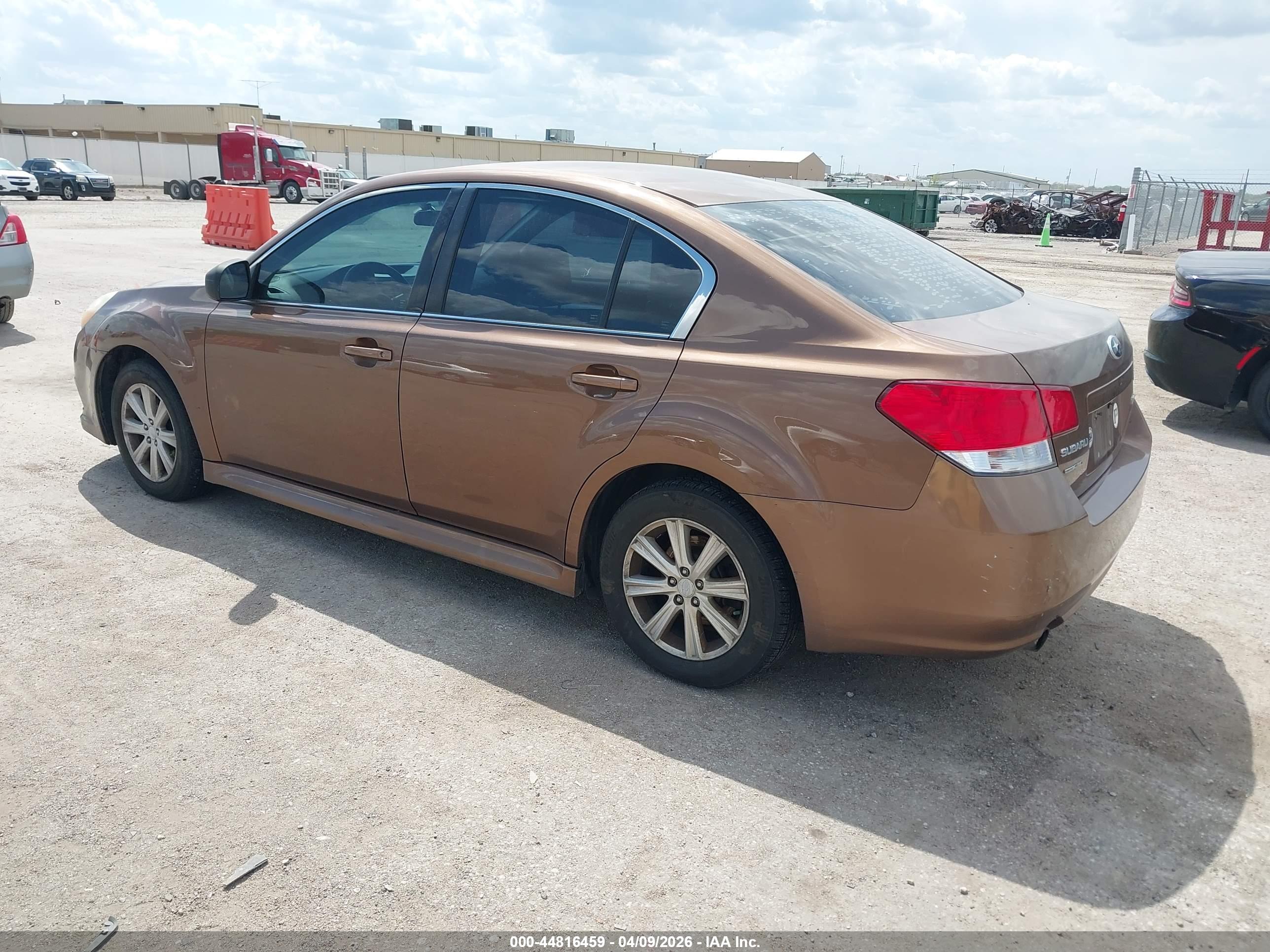 SUBARU LEGACY image 3
