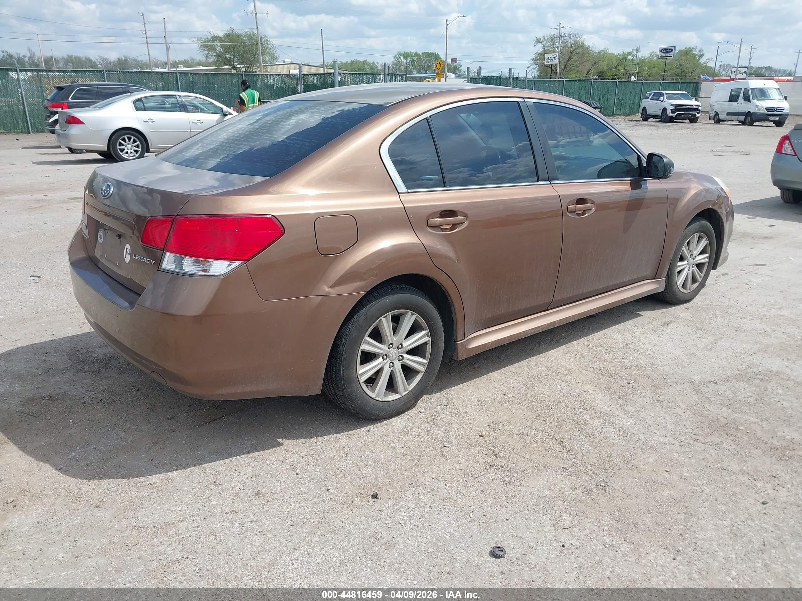SUBARU LEGACY image 4