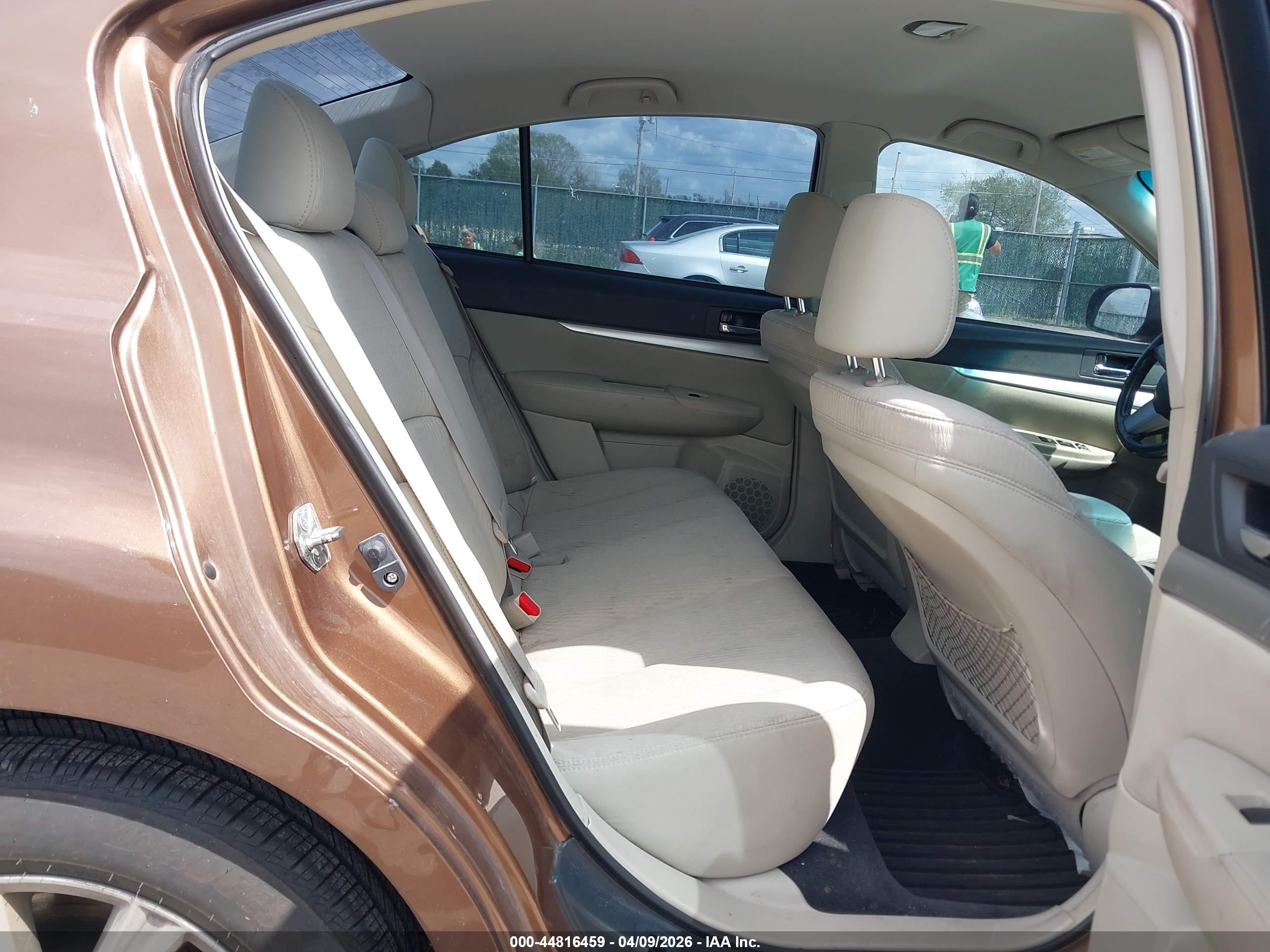 SUBARU LEGACY image 8