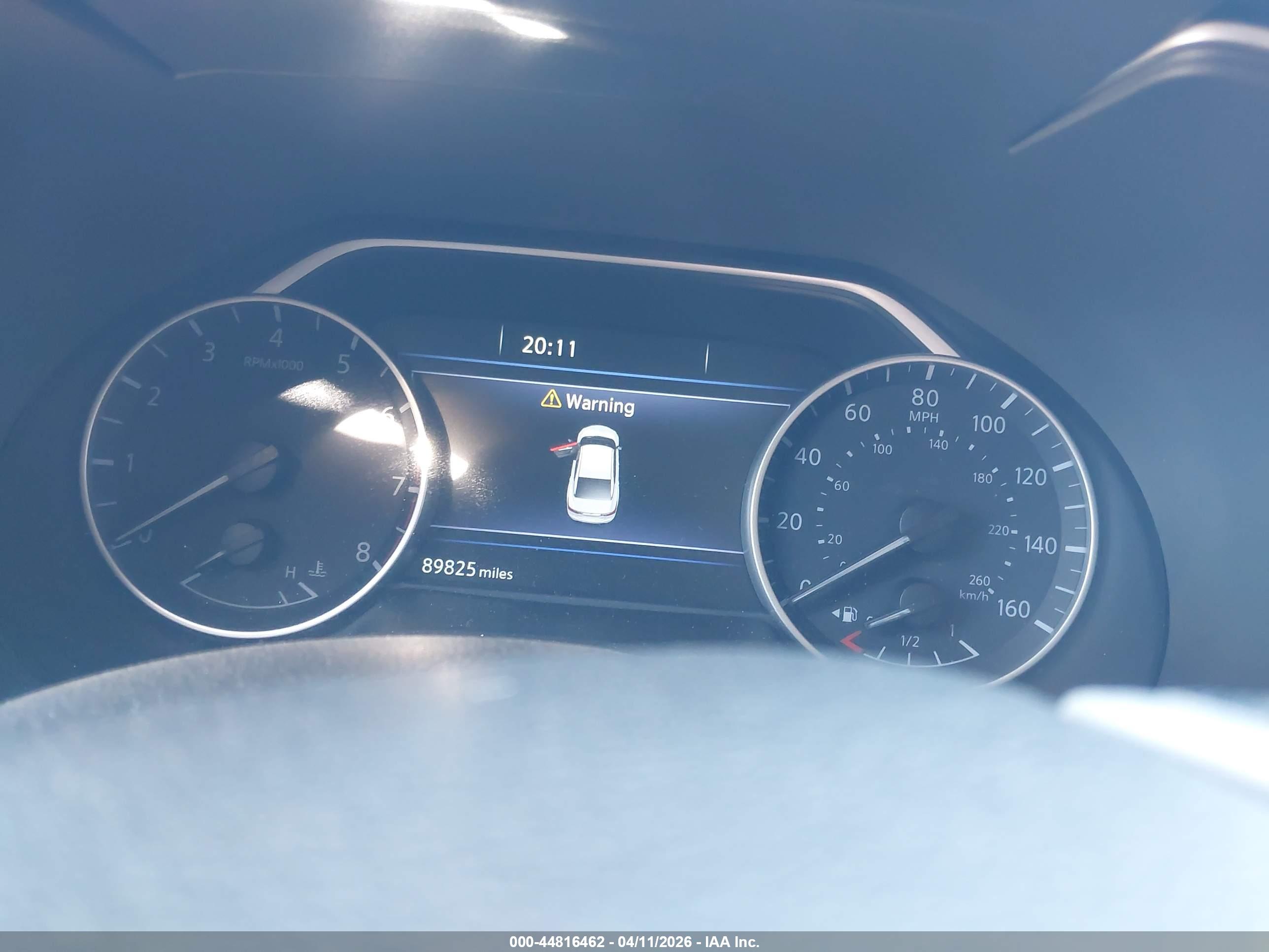 NISSAN MAXIMA image 7