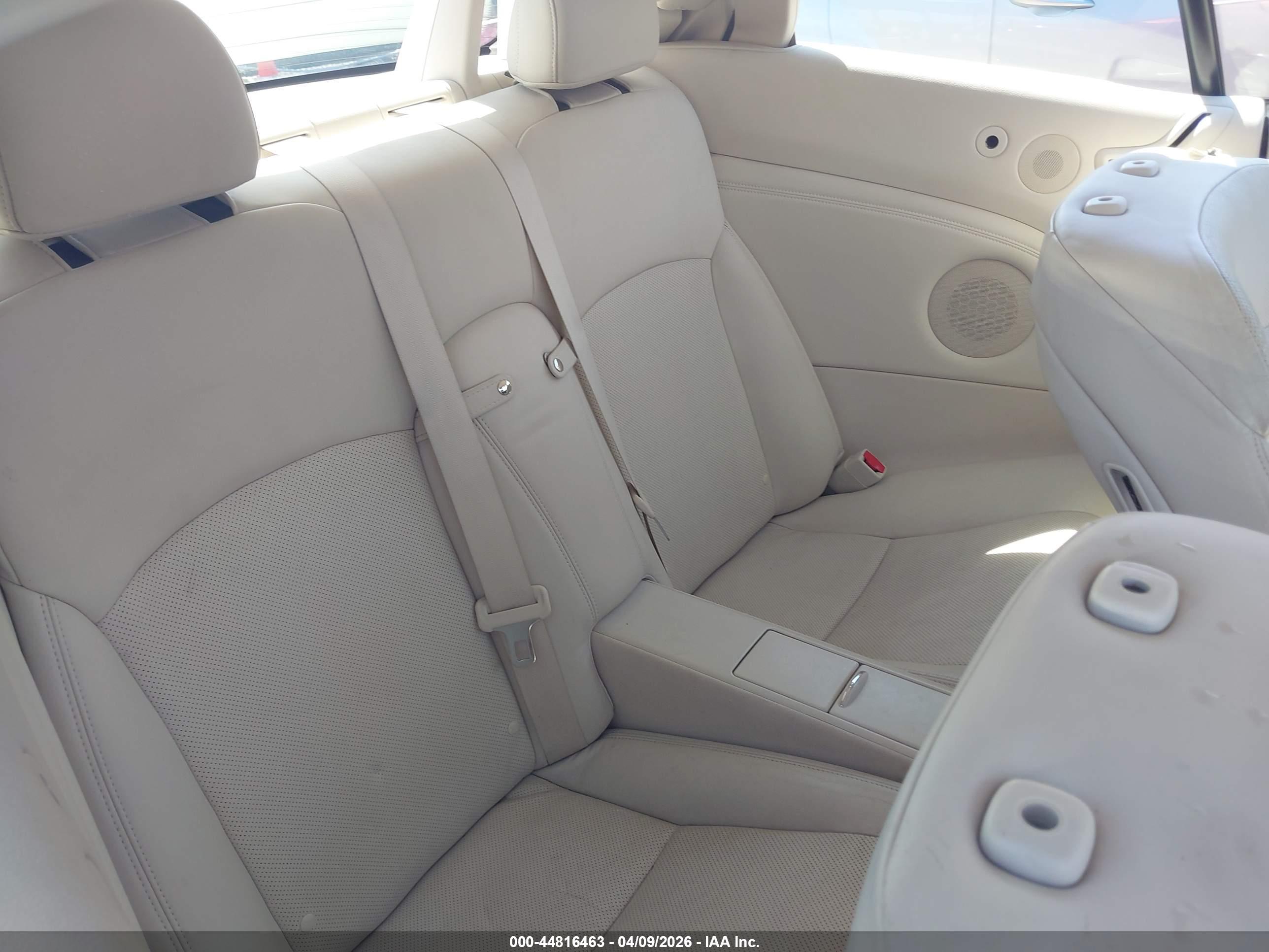 LEXUS IS image 8