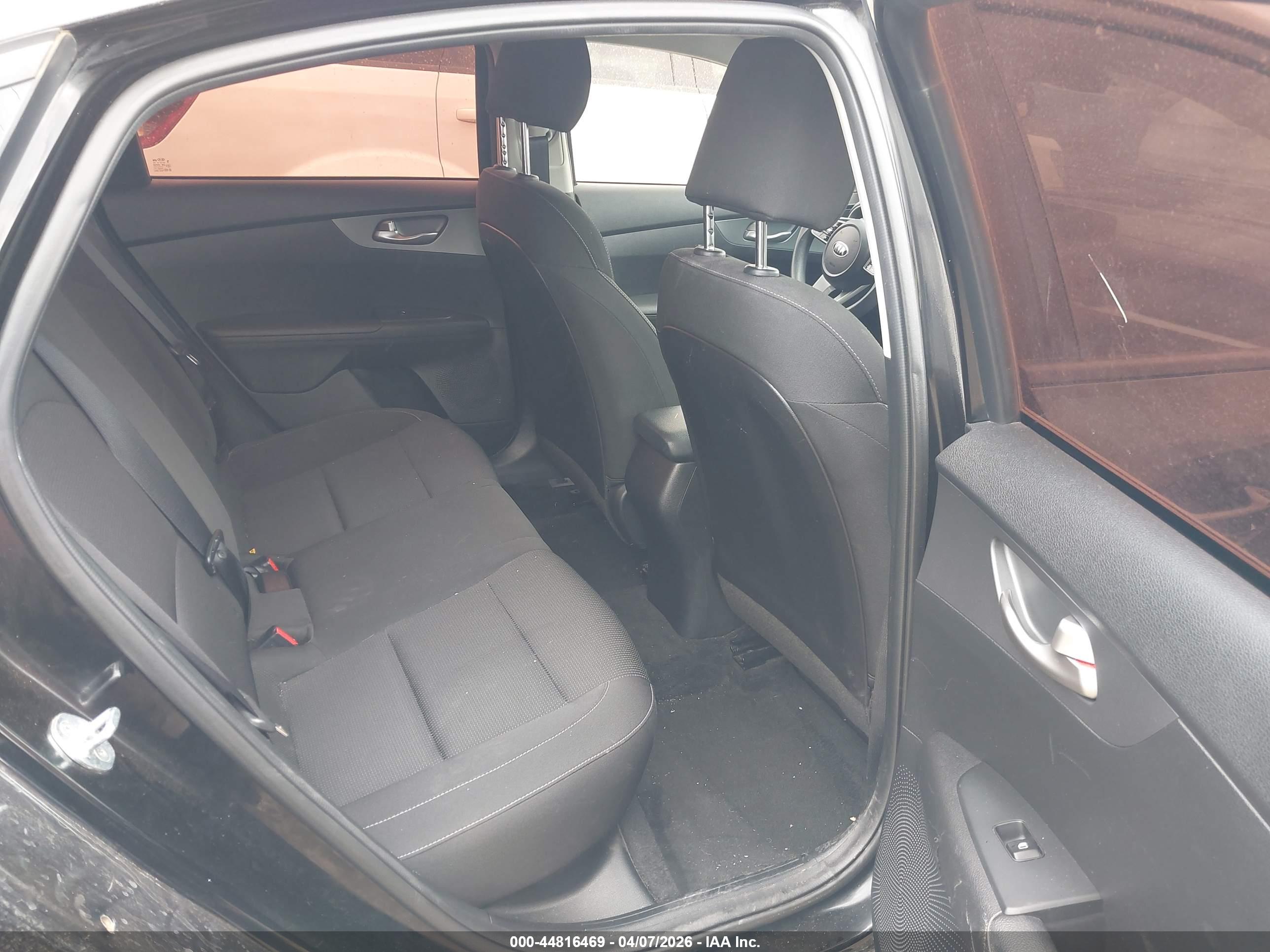 KIA FORTE image 8