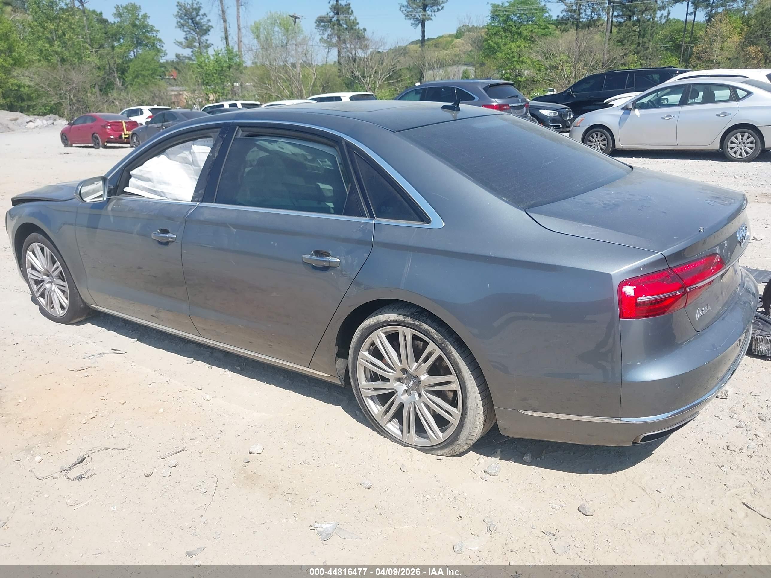 AUDI A8 image 3