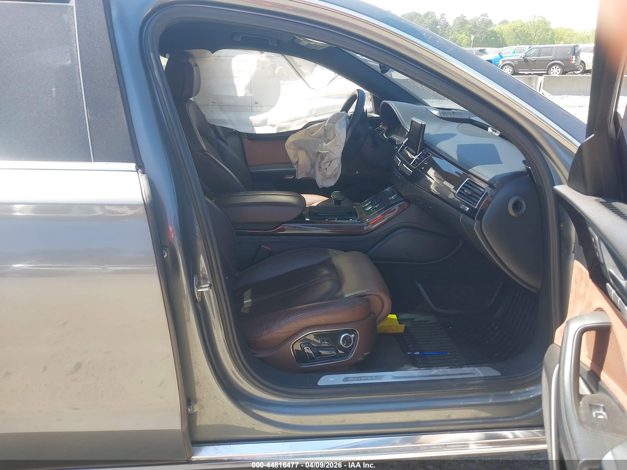 AUDI A8 image 5