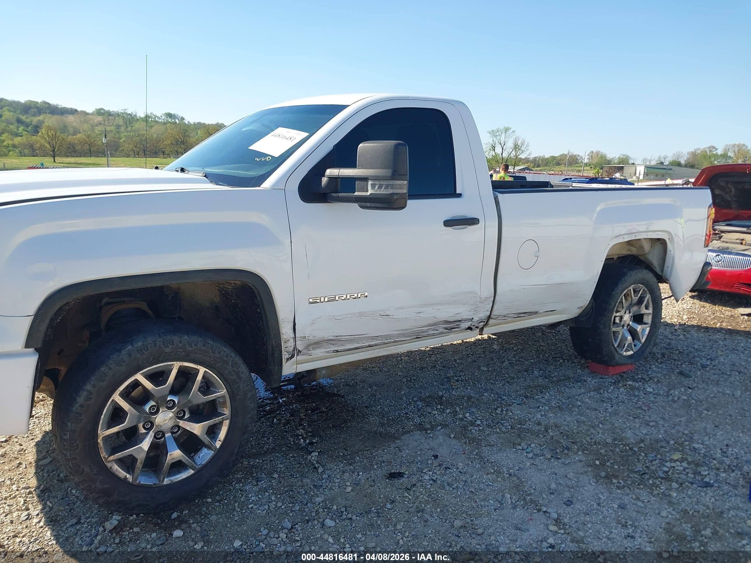 GMC SIERRA image 6
