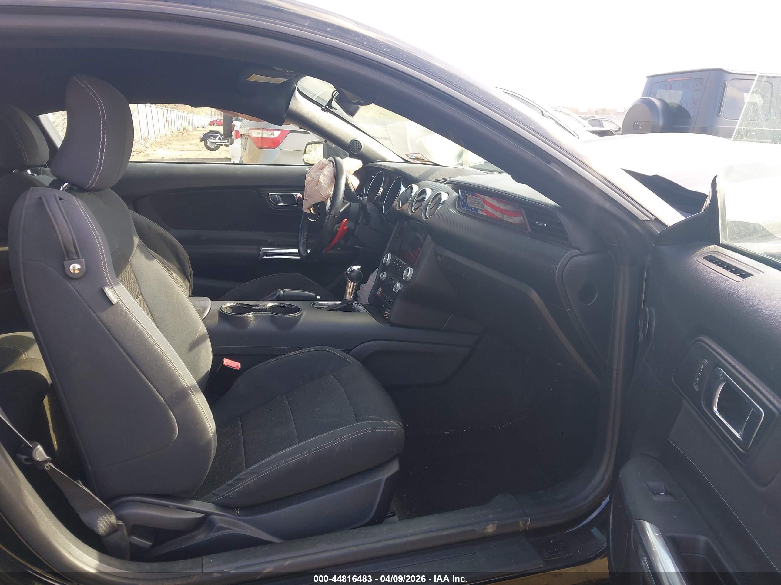 FORD MUSTANG image 5