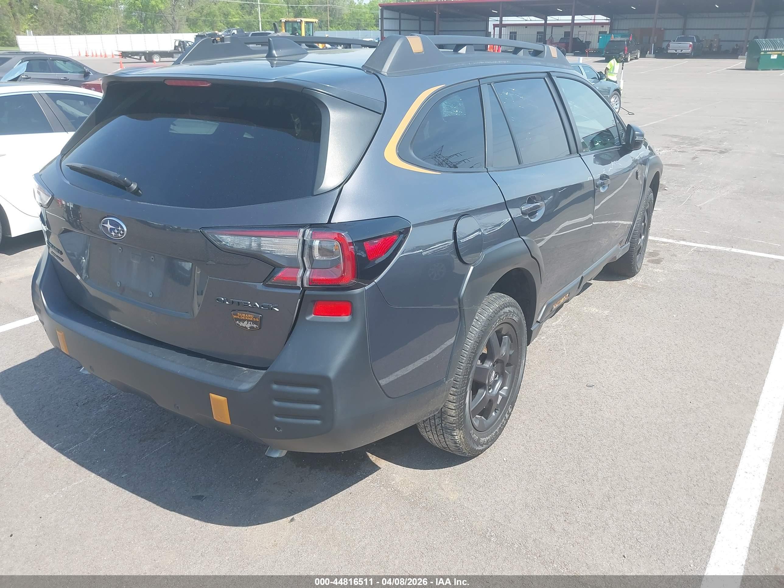 SUBARU OUTBACK image 4