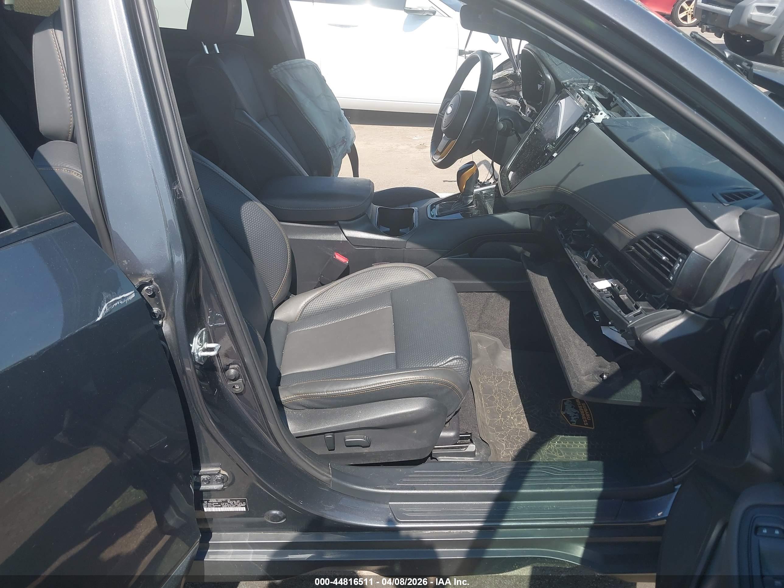 SUBARU OUTBACK image 5