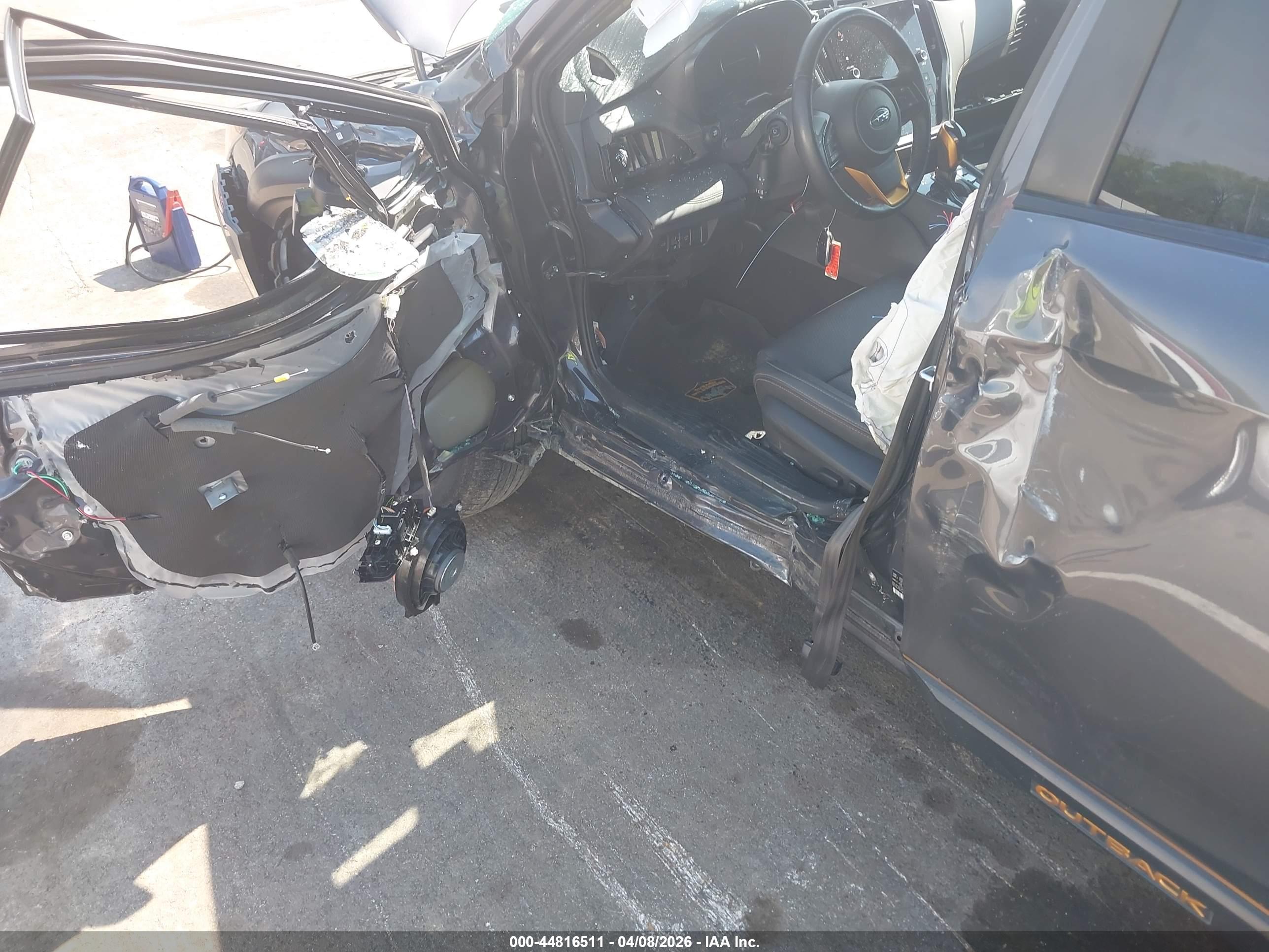 SUBARU OUTBACK image 6