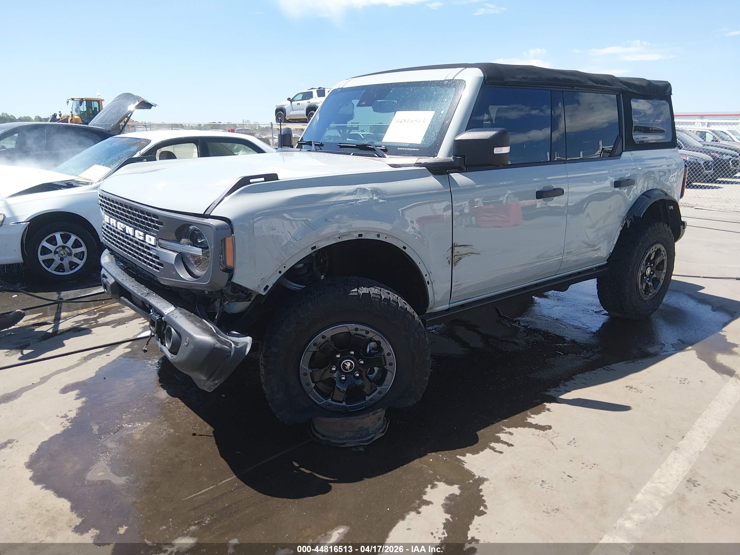 FORD BRONCO image 2