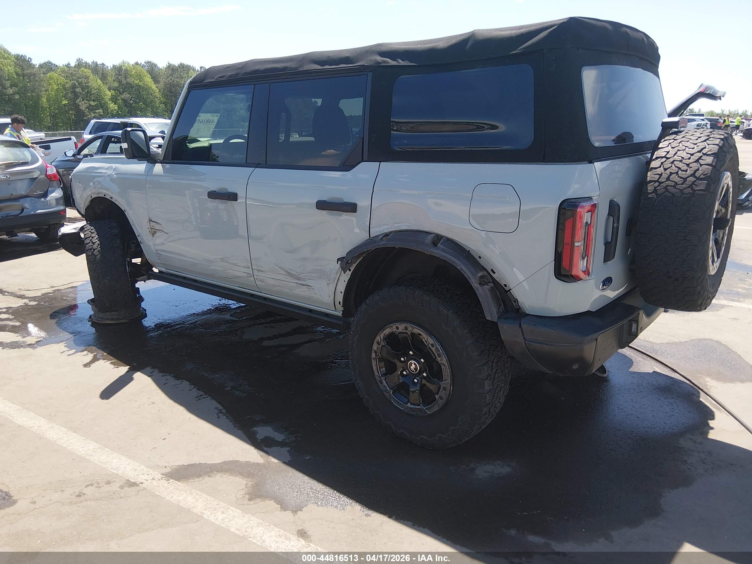 FORD BRONCO image 3