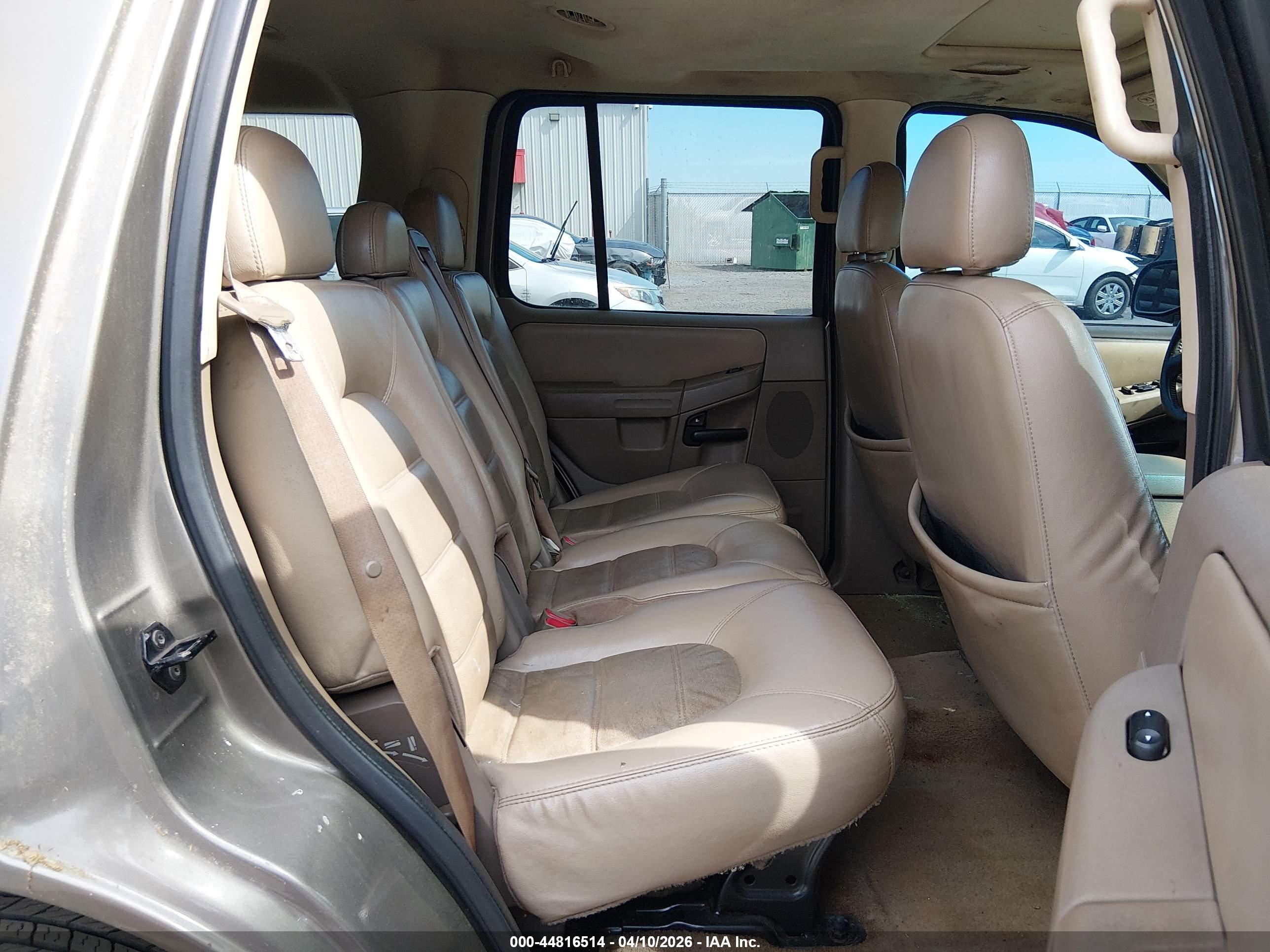 FORD EXPLORER image 8