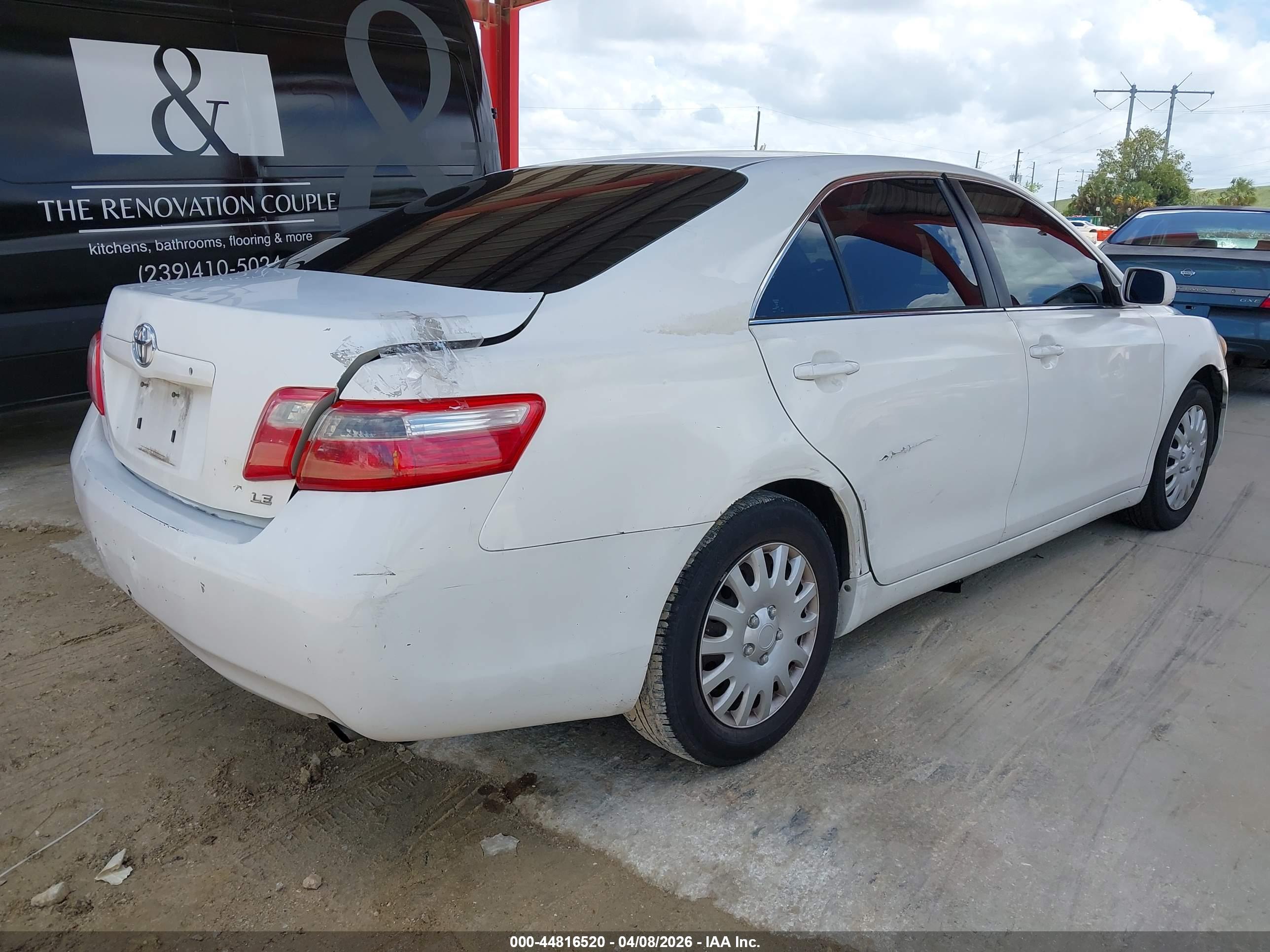 TOYOTA CAMRY image 4
