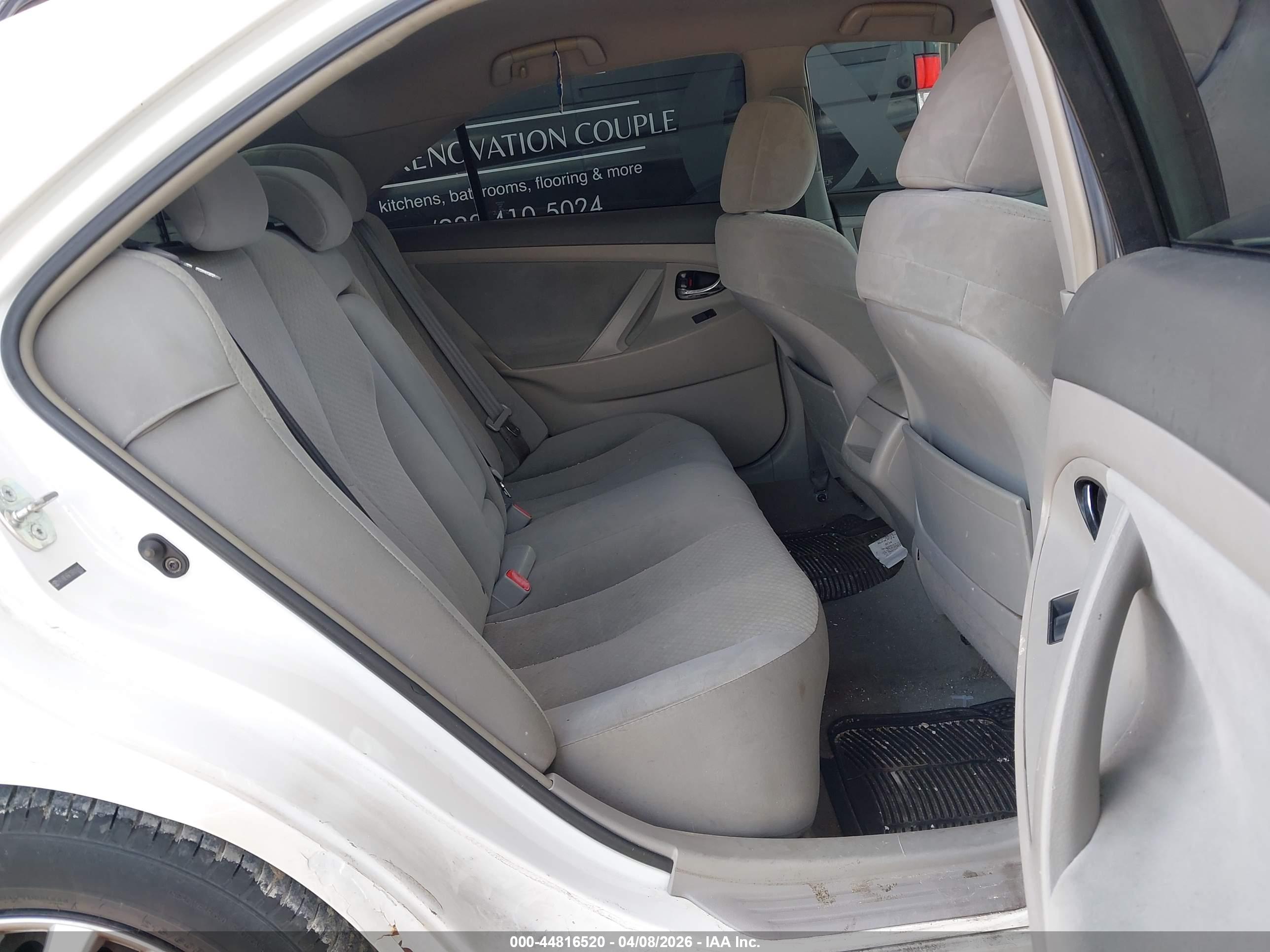 TOYOTA CAMRY image 8