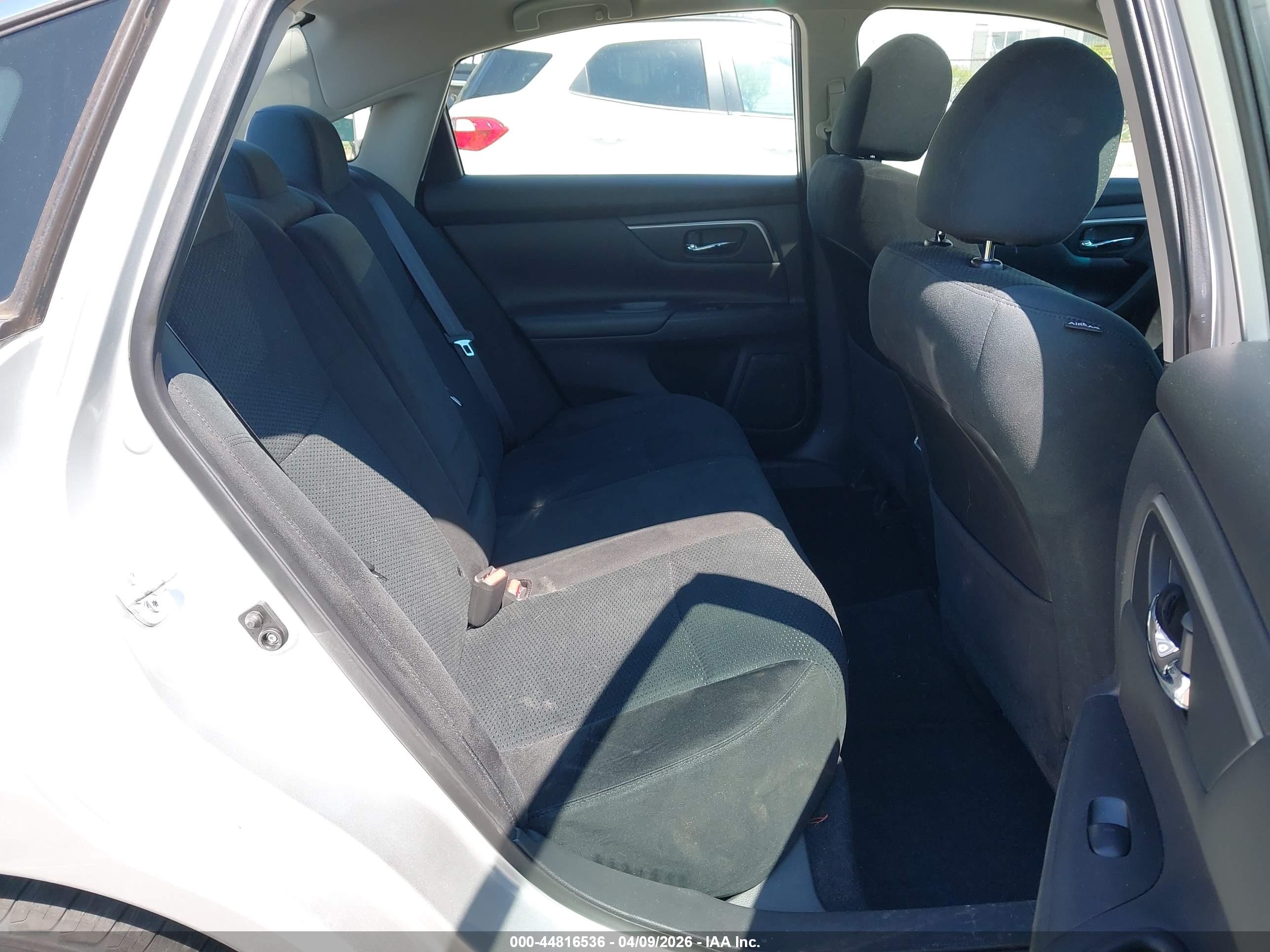 NISSAN ALTIMA image 8