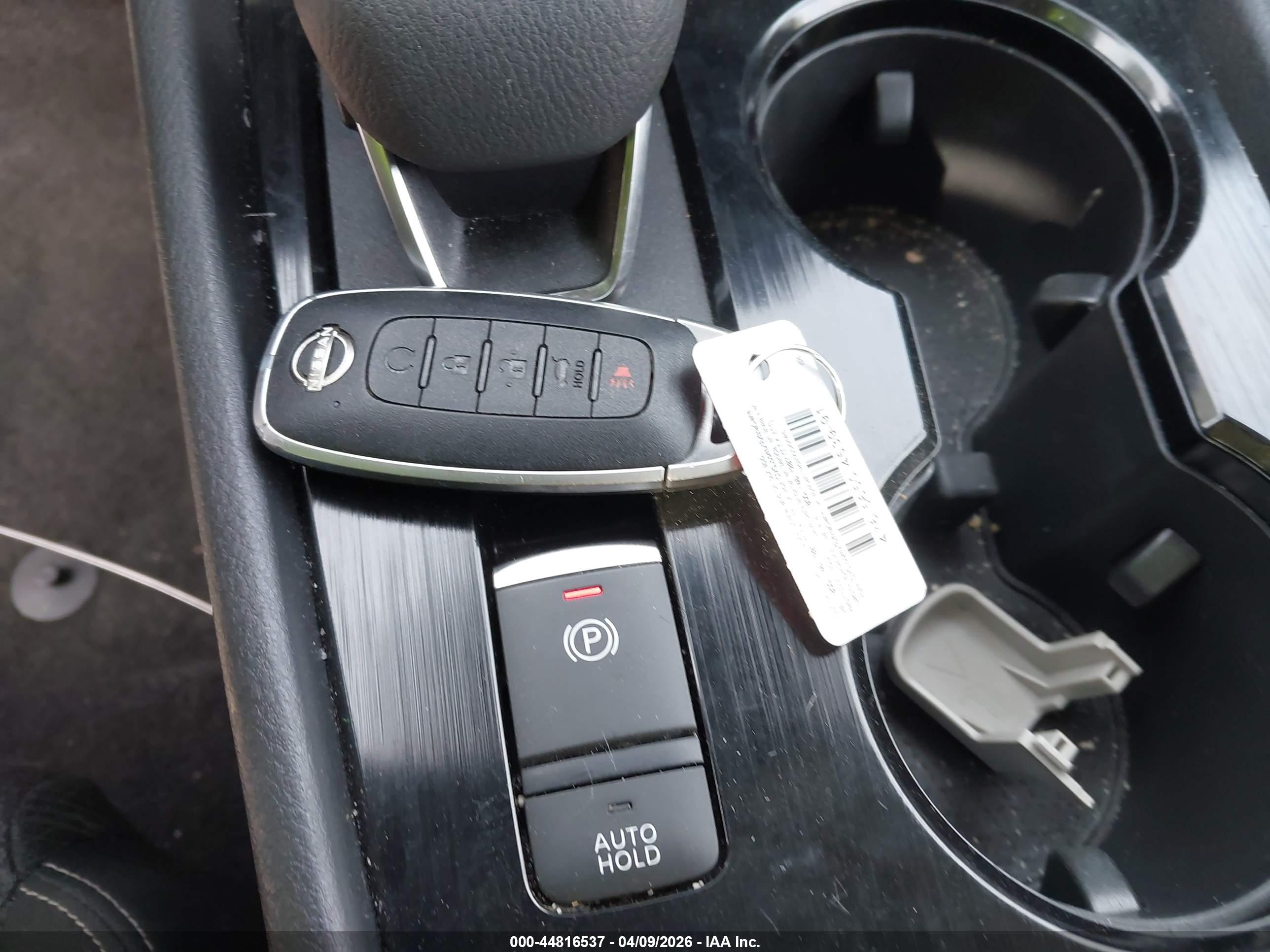 NISSAN ROGUE image 11