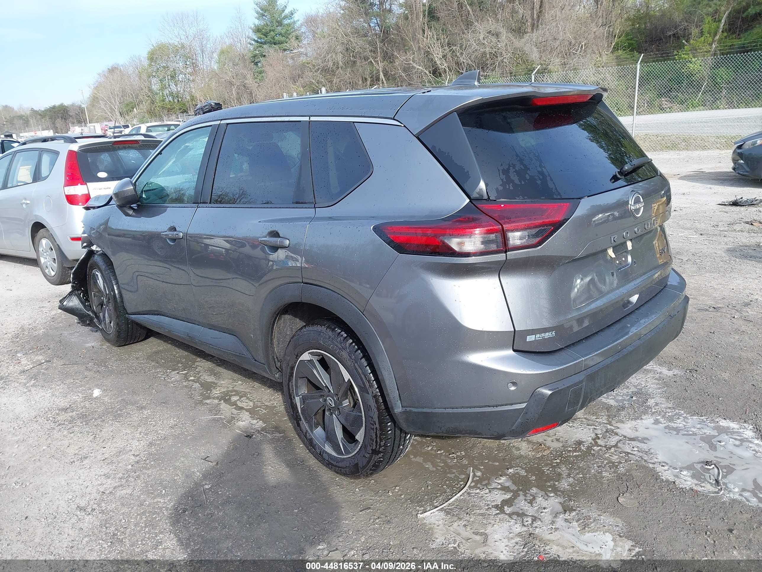 NISSAN ROGUE image 3
