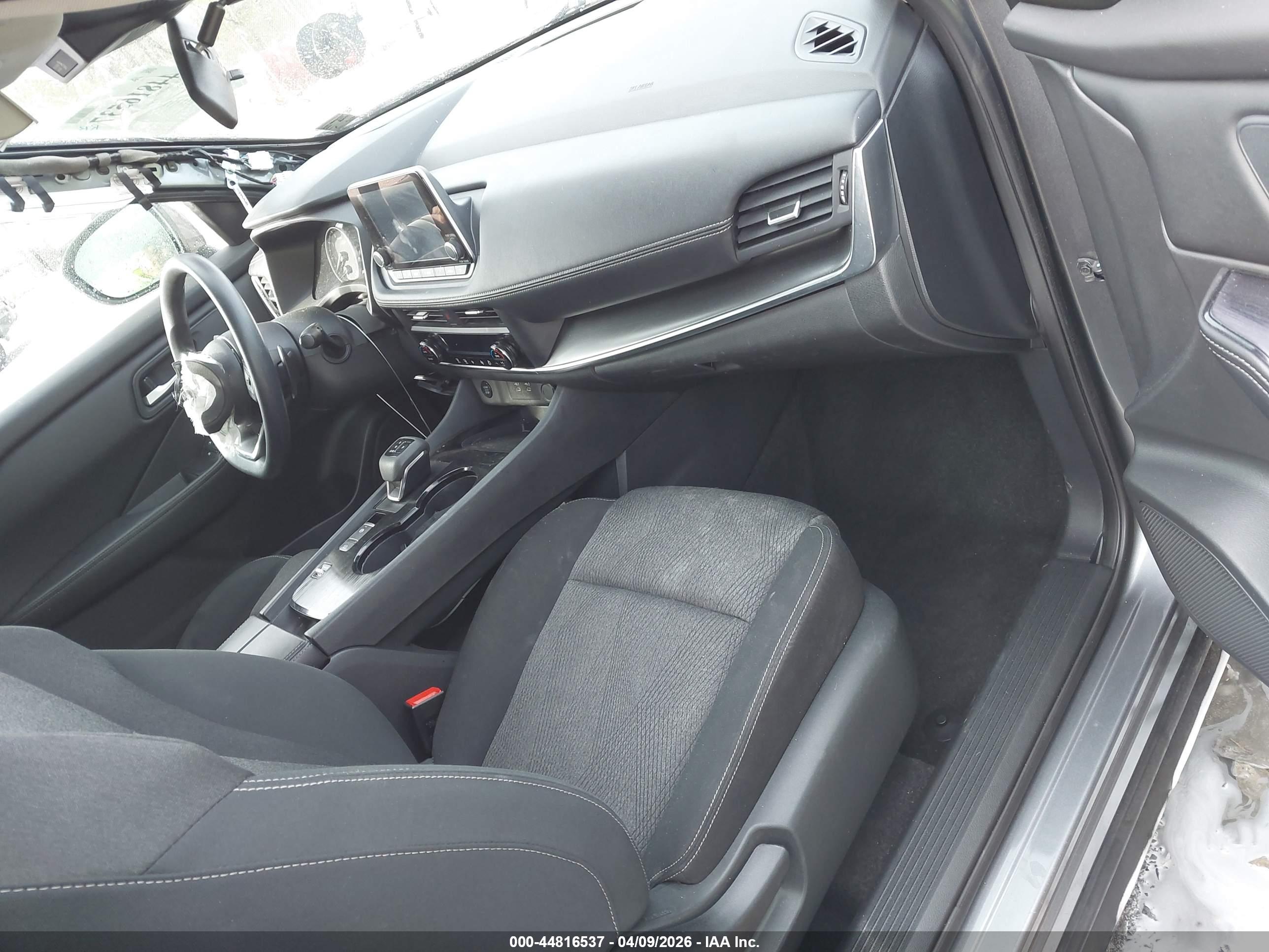 NISSAN ROGUE image 5