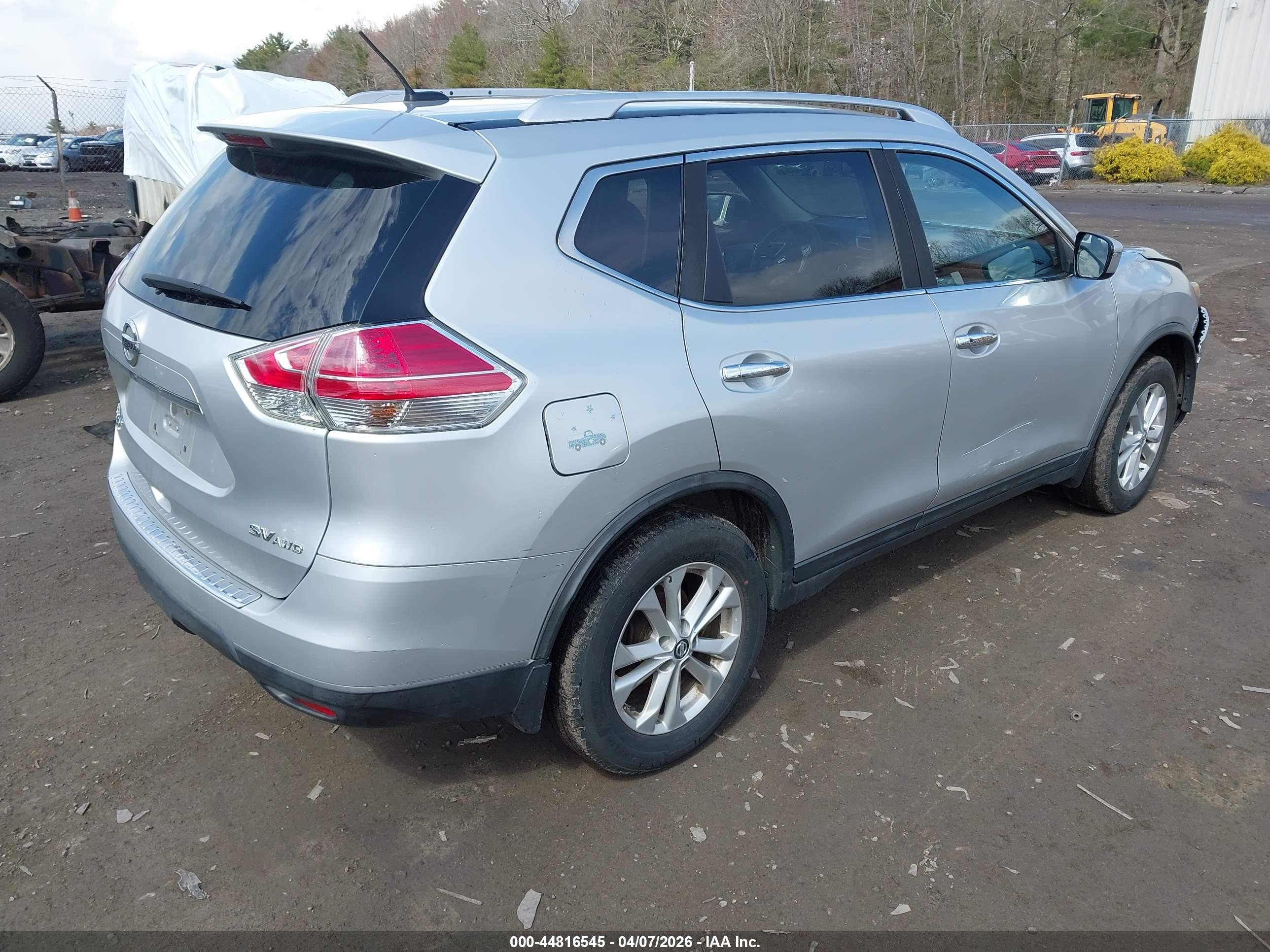NISSAN ROGUE image 4