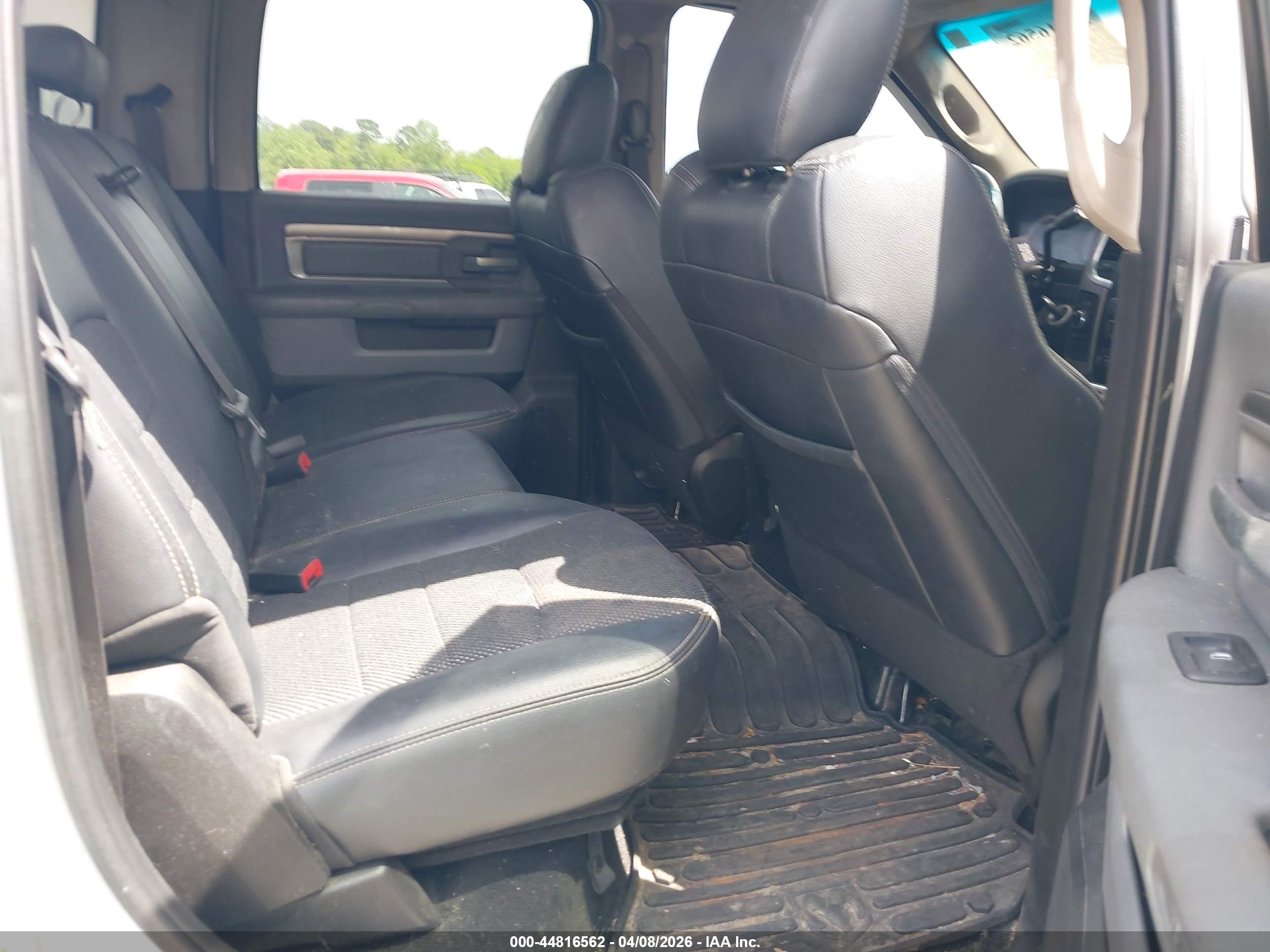 RAM 2500 image 8