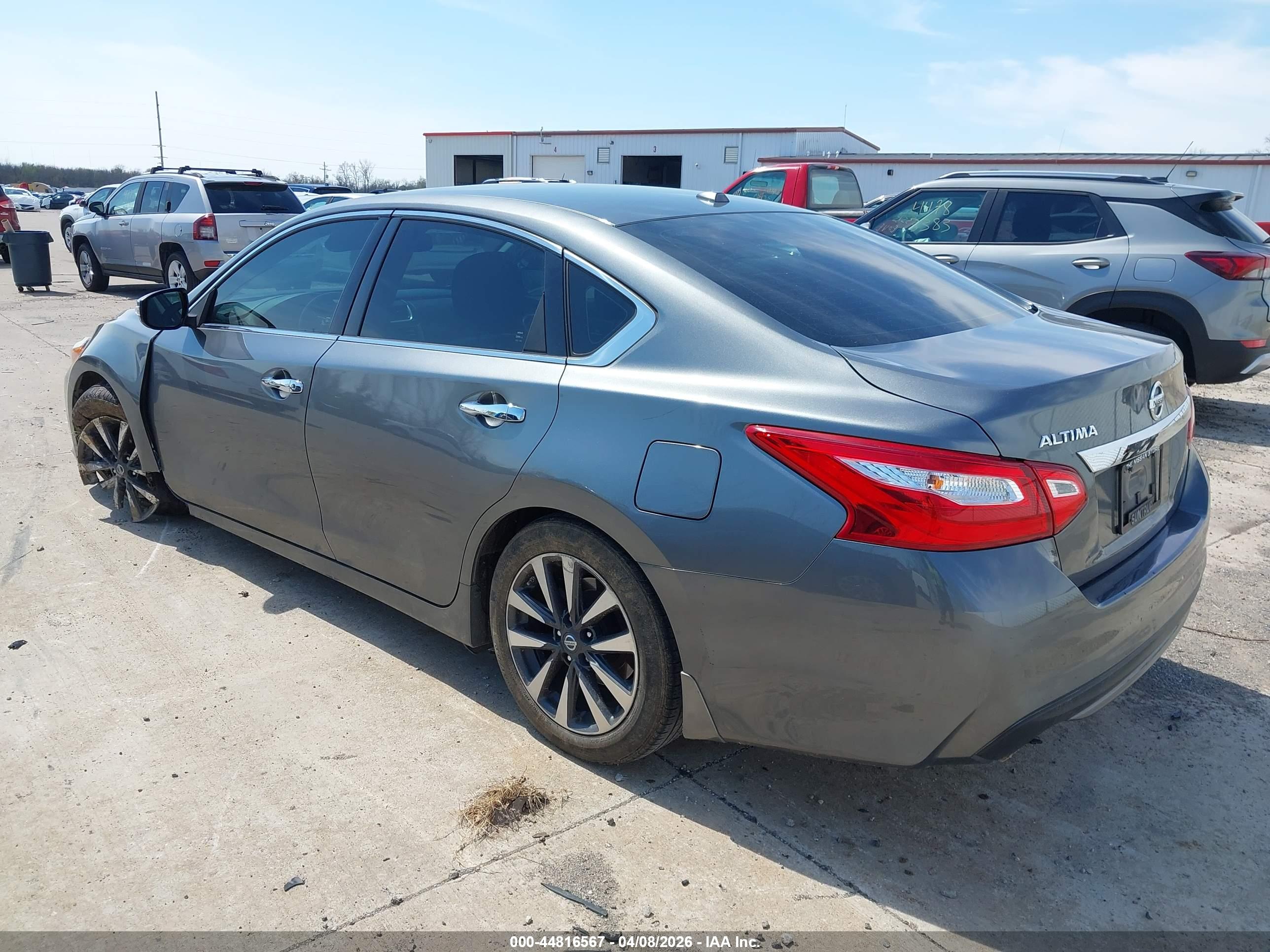 NISSAN ALTIMA image 3